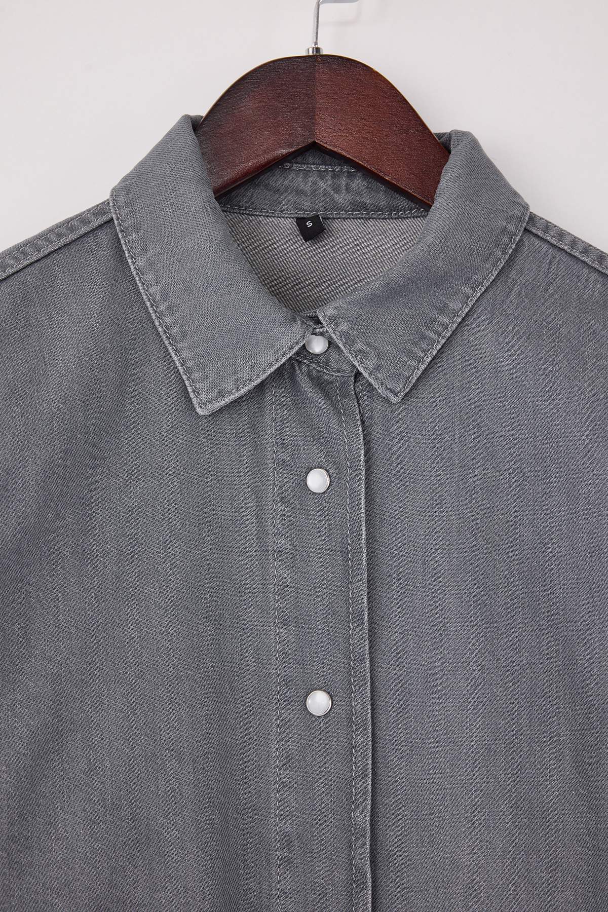 Trendyolmilla  Gri Oversize Basic 100% Pamuk Denim Gömlek TWOSS26GO00005 - Görsel 6