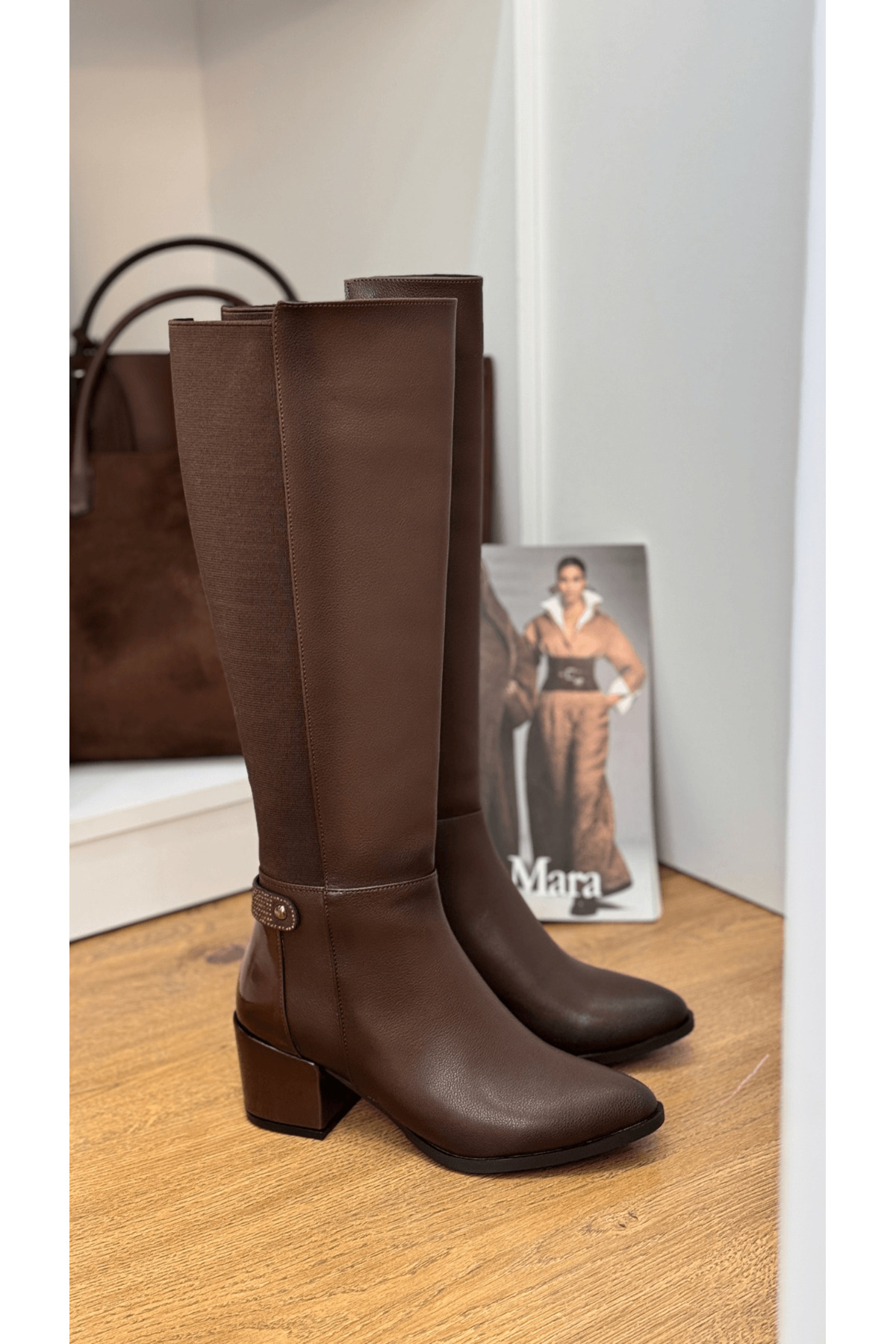 Stil Durağı  BARNEY MODEL 5 CM TOPUKLU SİHİRLİ ÇİZME KAHVE