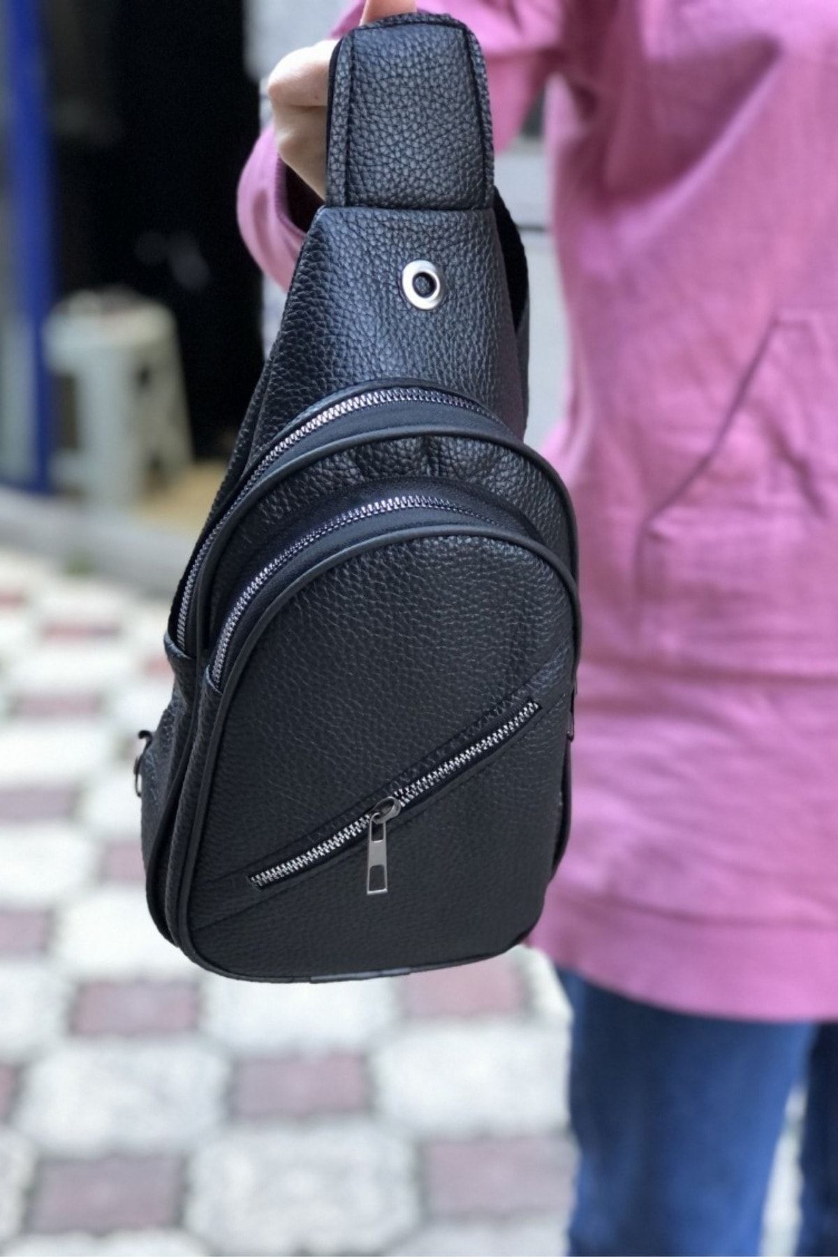 Genel Markalar  Siyah Deri Görünümlü Unisex Yandan Çapraz Sırt Göğüs Bel Çantası, Kulaklık Usb Cep Telefonu Bölmeli - Görsel 4