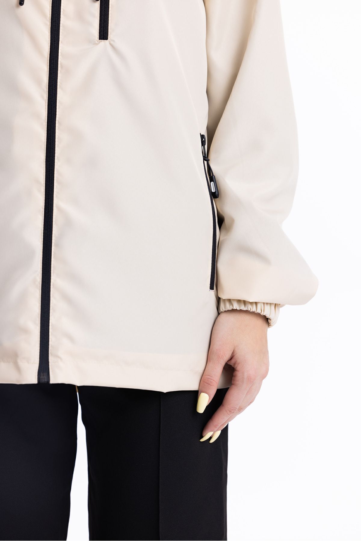 Goccix  Kadın Kapüşonlu Su ve Rüzgar Geçirmez Cepli İçi Astarlı Ultra Hafif Mevsimlik Yağmurluk - Görsel 6