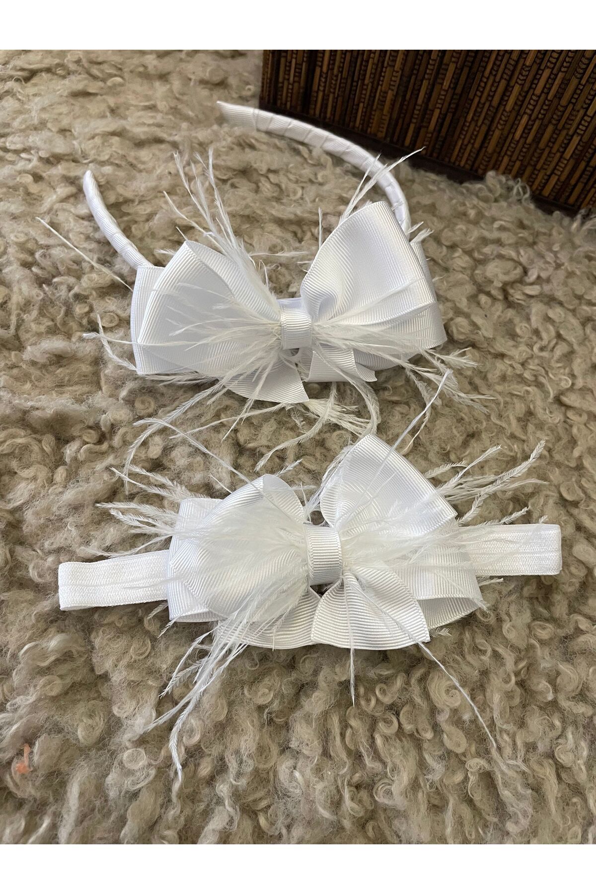 Rengarenk Minikler Beyaz Tuylu Fiyonklu Anne Bebek Lohusa Taç Takımı – Taç – Taç – Taç fotoğrafı 3 (önizleme)