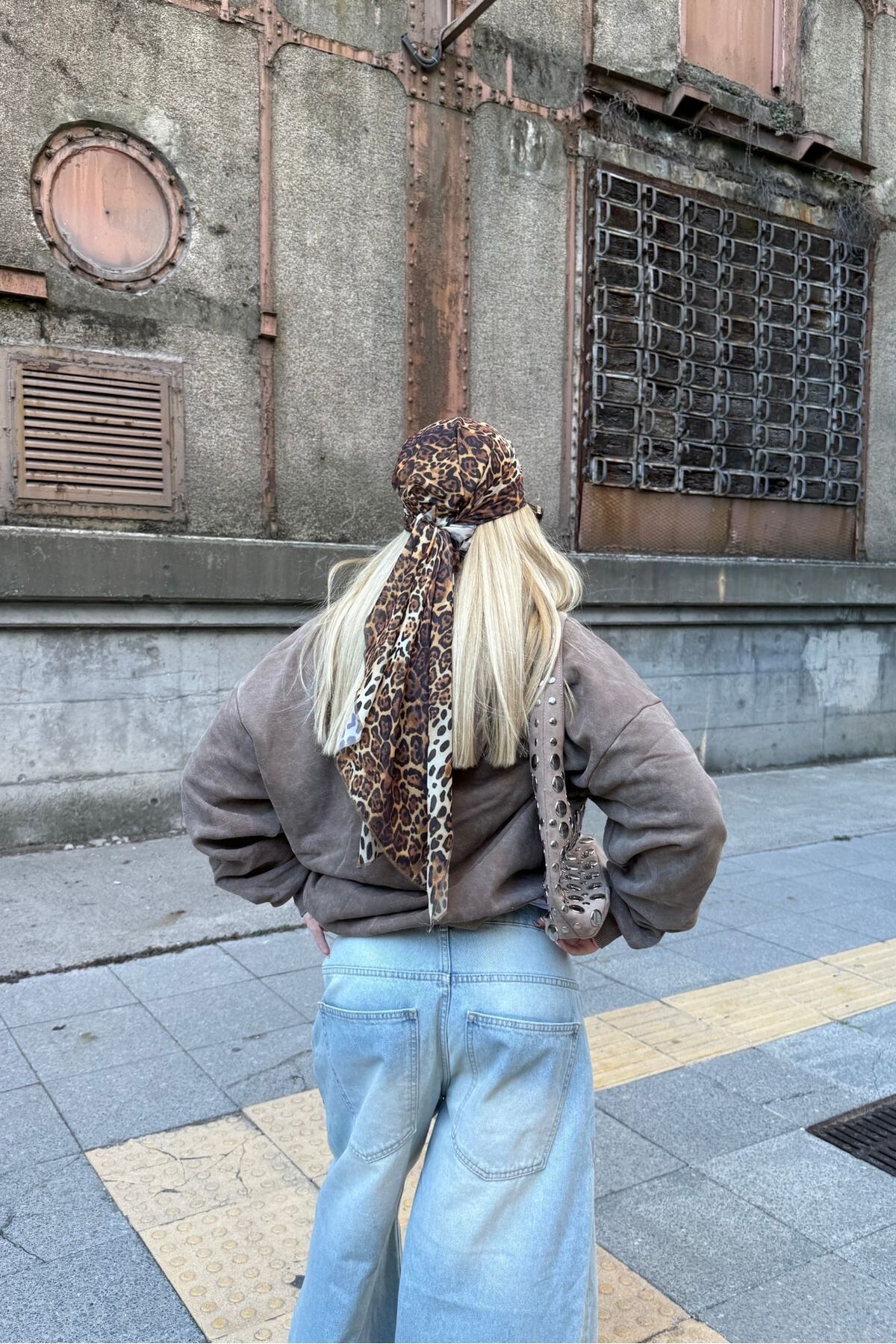 bases.  Mavi Bol Kesim Baggy Jean - Görsel 9