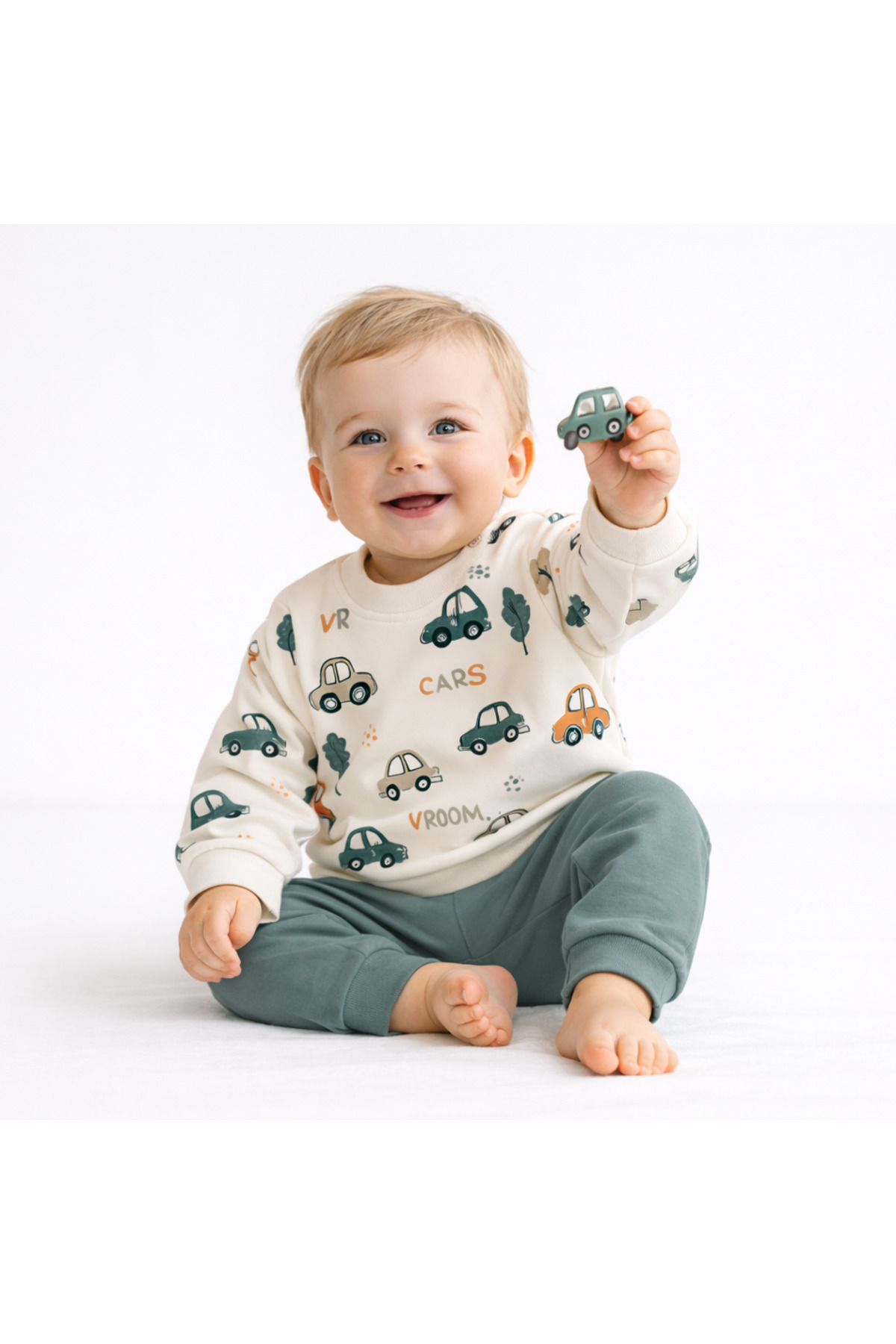 Baby Car Patterned 2-Piece Set – Sweatshirt and Pants Set, Soft Comfortable Casual Clothing