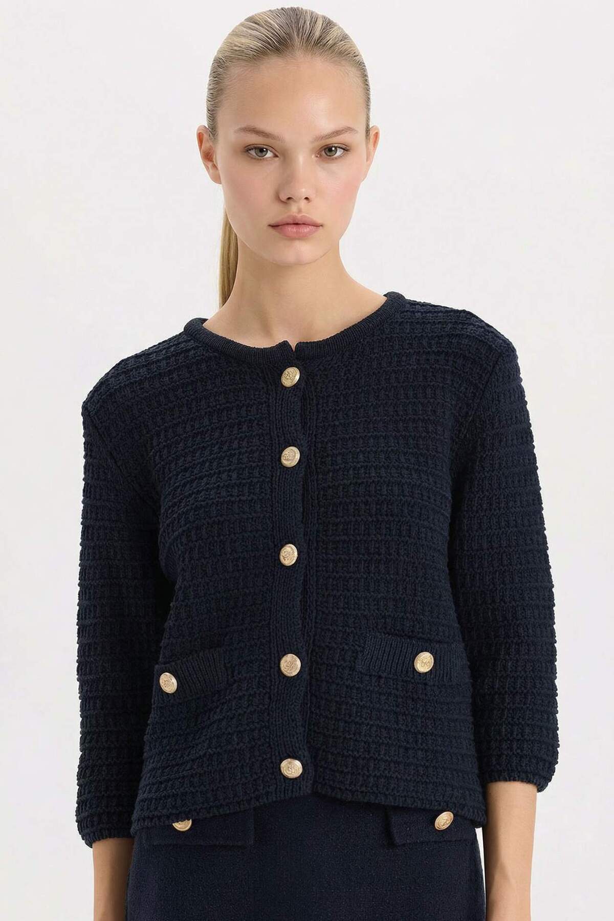 DeFacto Strickjacke mit normaler Passform, Rundhalsausschnitt und strukturier...