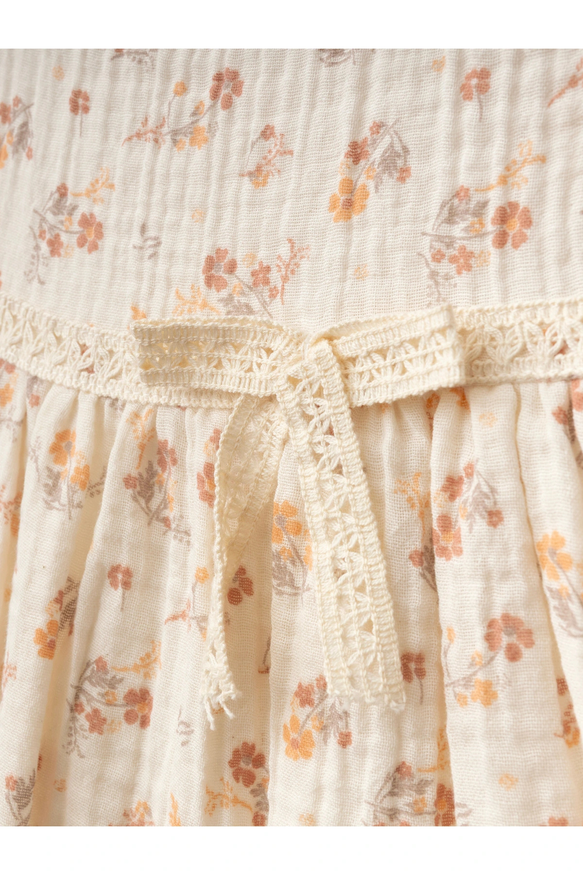 Lumia Baby Yaka Detaylı Çiçekli Kız Bebe Elbise fotoğrafı 3 (önizleme)