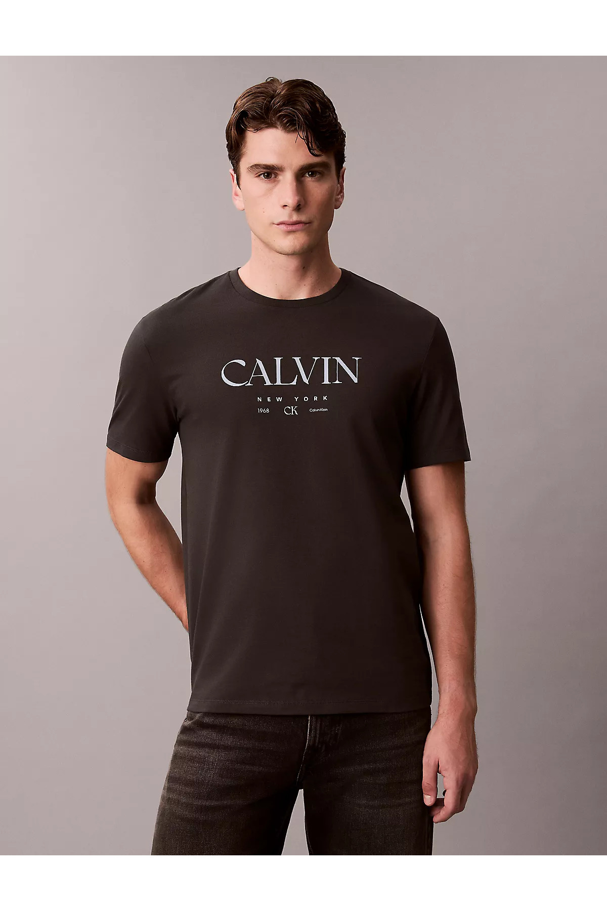 کلوین کلاین تی‌شرت مردانه آستین کوتاه یقه گرد مشکی نخی با حروف CALVIN LV04RE807G-8MN