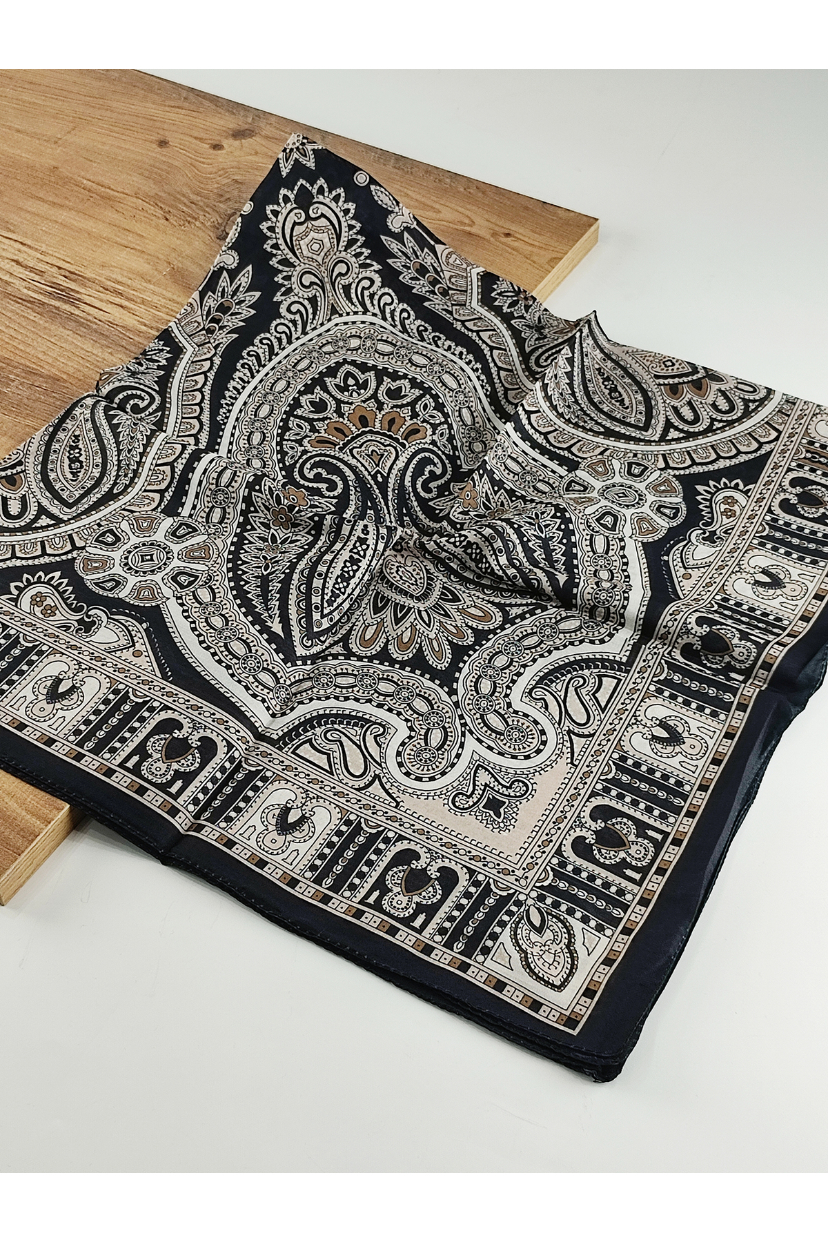 Siyah Bej Serisi Desenli Dijital Elegance Pamuklu Eşarp Yazma SNM1053-03