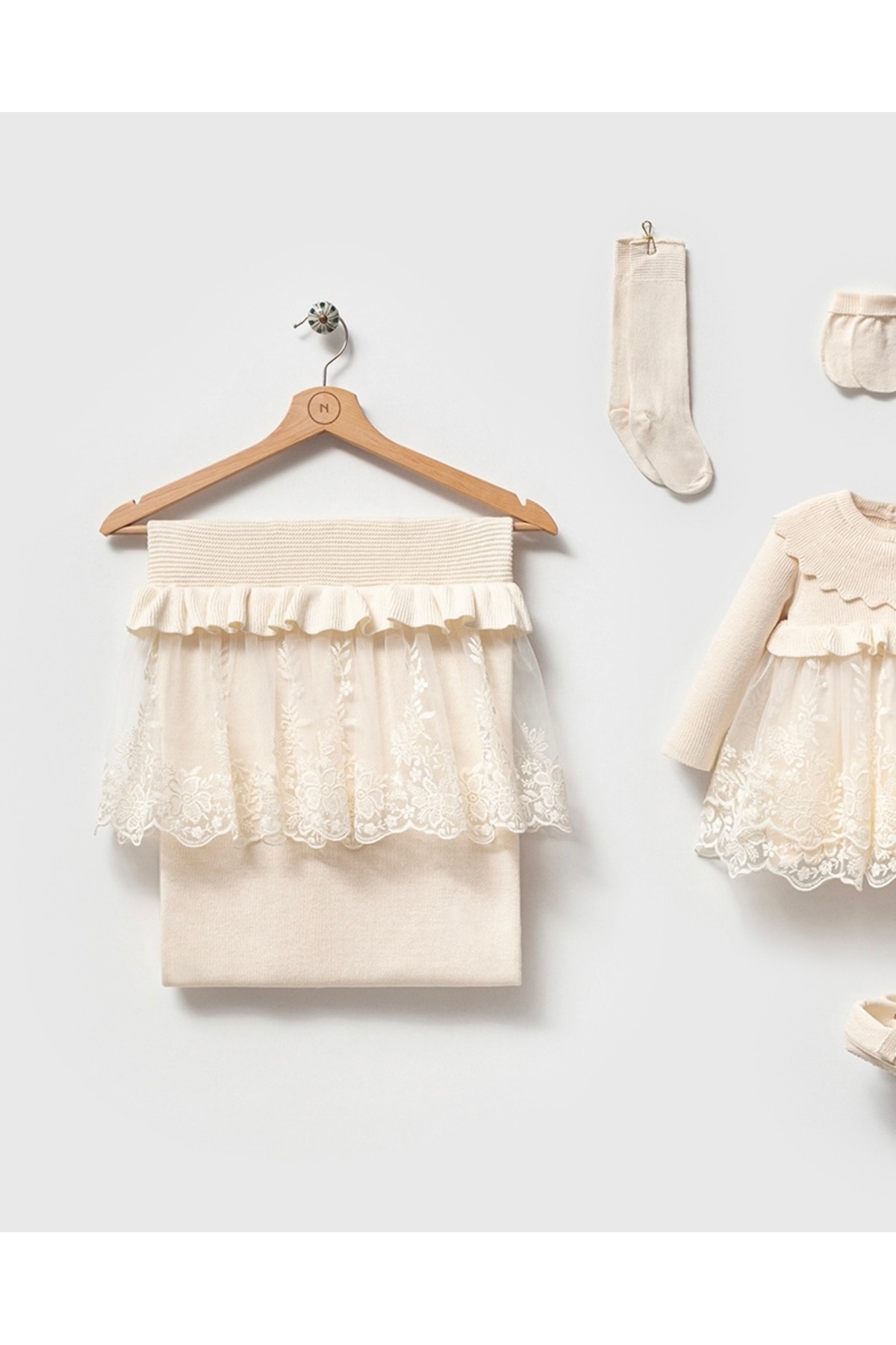 Mert Baby Diana Prenses Triko Organik 6'lı Hastane Çıkış Seti %100 Pamuk Yenidoğan Kız Bebek fotoğrafı 3 (önizleme)