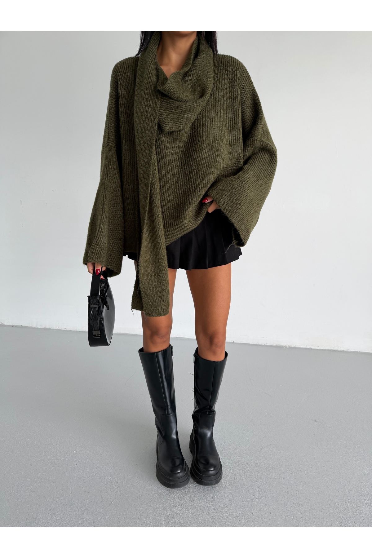 Lamierra  Şal Detaylı Yumoş V yaka Kadın Triko Kazak - Görsel 4