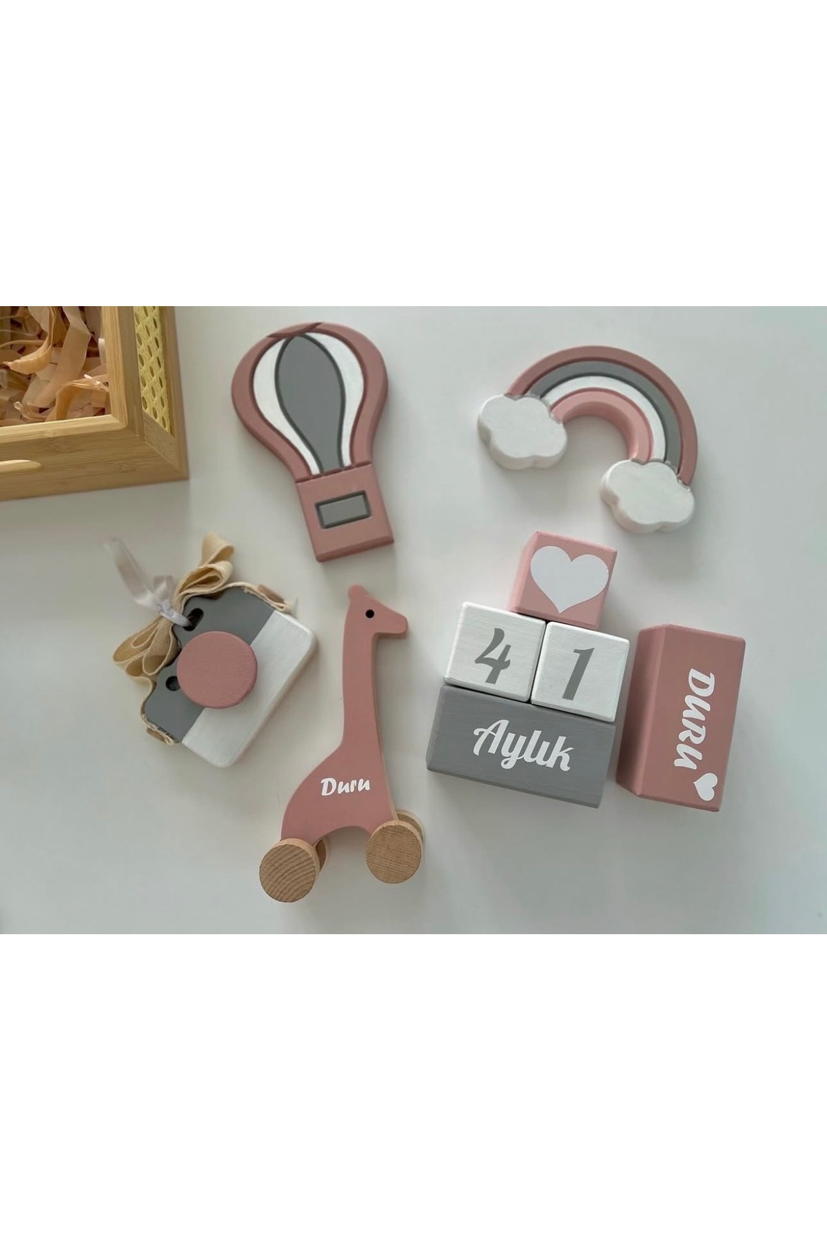 Objeli bebek odası dekorasyon isimli bebek hediyelik
