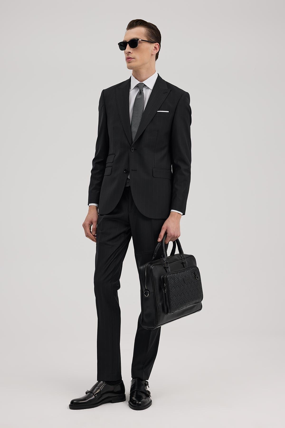 Jakamen Siyah Yünlü Slim Fit Sivri Yaka Takım Elbise — مشکی JK39SF02M081