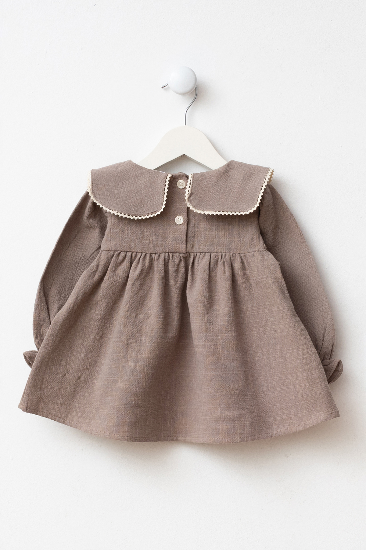 Minipodyum Nakış Detaylı Cepli Bebe Yaka Bayramlık Keten Kız Bebek Elbise fotoğrafı 4 (önizleme)
