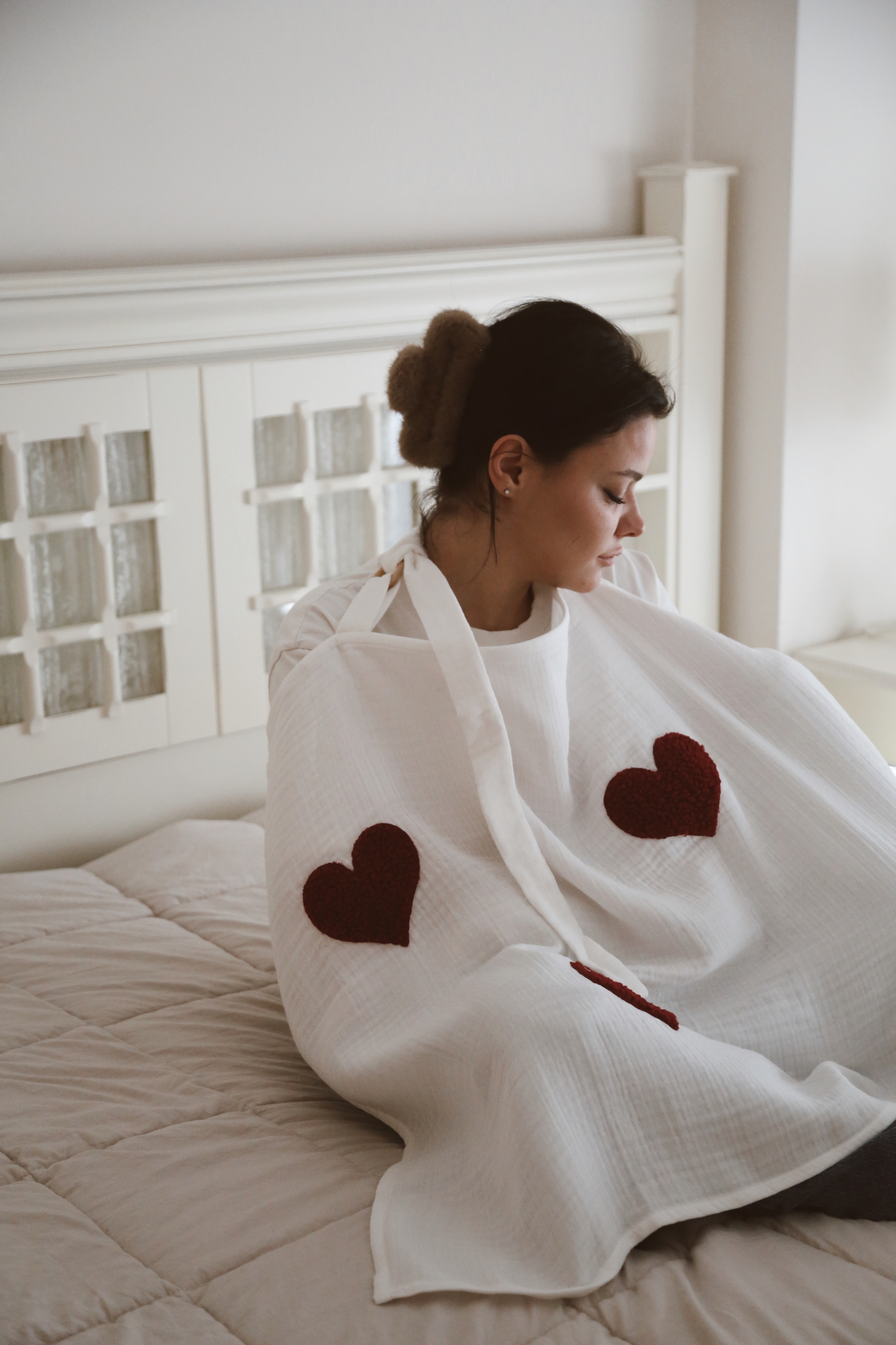 dery baby TAŞIMAK SİHİRDİR DERY BABY DÖRT KAT MÜSLİN TEDDY KIRMIZI KALP EMZİRME ÖNLÜĞÜ fotoğrafı 4 (önizleme)