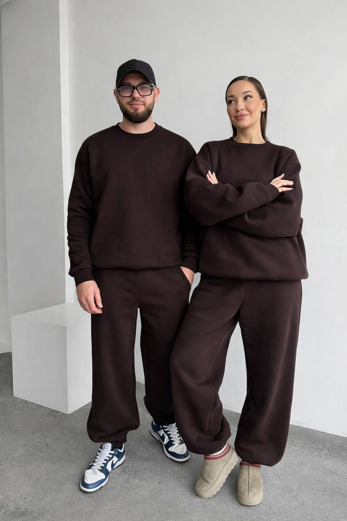 UNISEX KAHVERENGİ 3 İPLİK ŞARDONLU ÇİFTLERİN KULLANIMINA UYGUN BİSİKLET YAKA EŞOFMAN TAKIMI — قهوه‌ای TYETK33