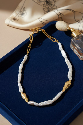 Her Touch Doğal İnci ve Altın Kaplama Çelikten Özel Tasarım Kadın Kolyesi - 43cm