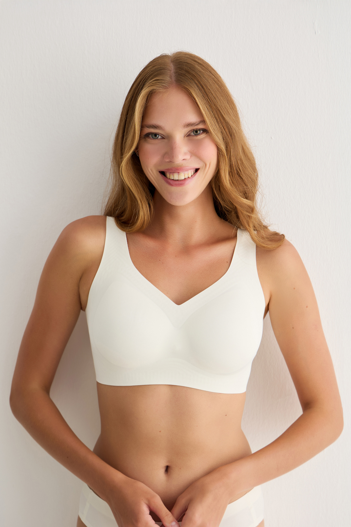 Best Model  Battal Beden Çıkarılabilir Pedli Dikişsiz Lazer Sütyen 2222