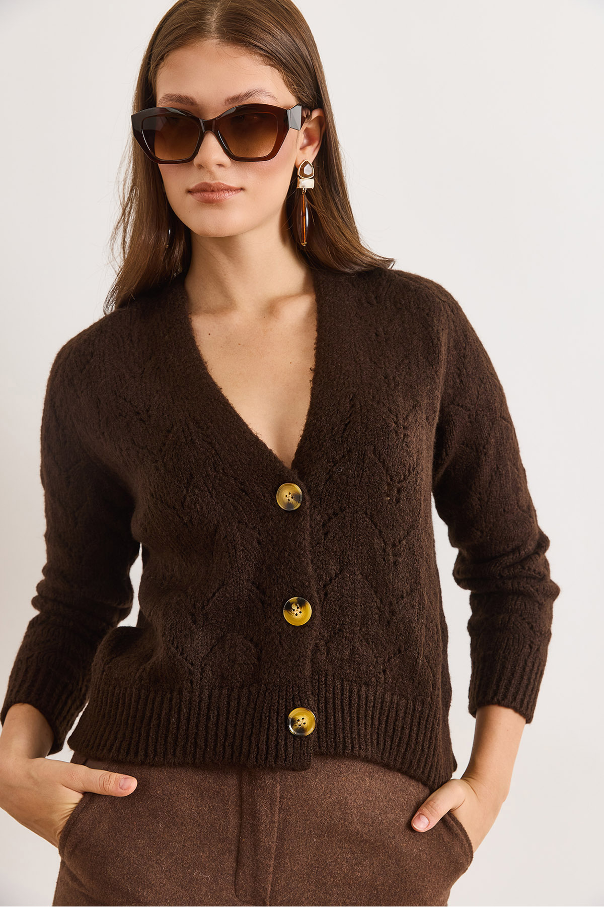 Olalook  Kadın Acı Kahve Ajurlu Yumuşak Dokulu Triko Hırka HRK-19000444 - Görsel 4