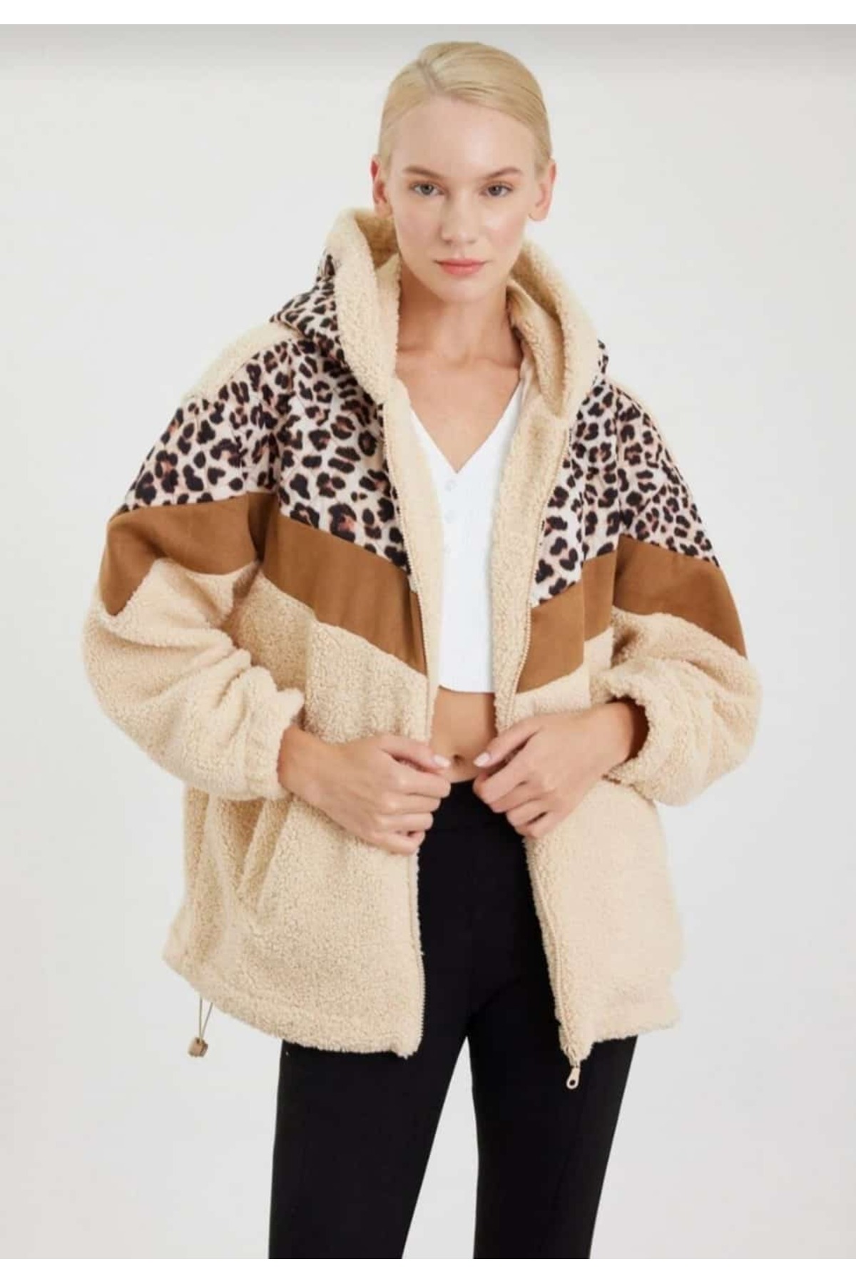 TMGediz Kadın Kapüşonlu Leopar Desenli Peluş Teddy Mont görsel 2