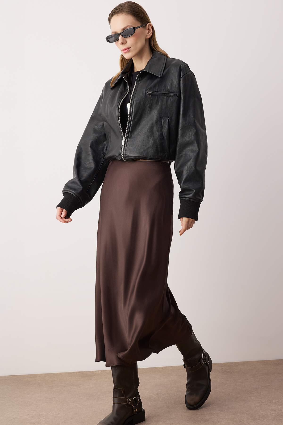 Trendyolmilla  Kahverengi Saten A-line/Çan Kesim Midi Etek TWOAW26ET00163 - Görsel 2