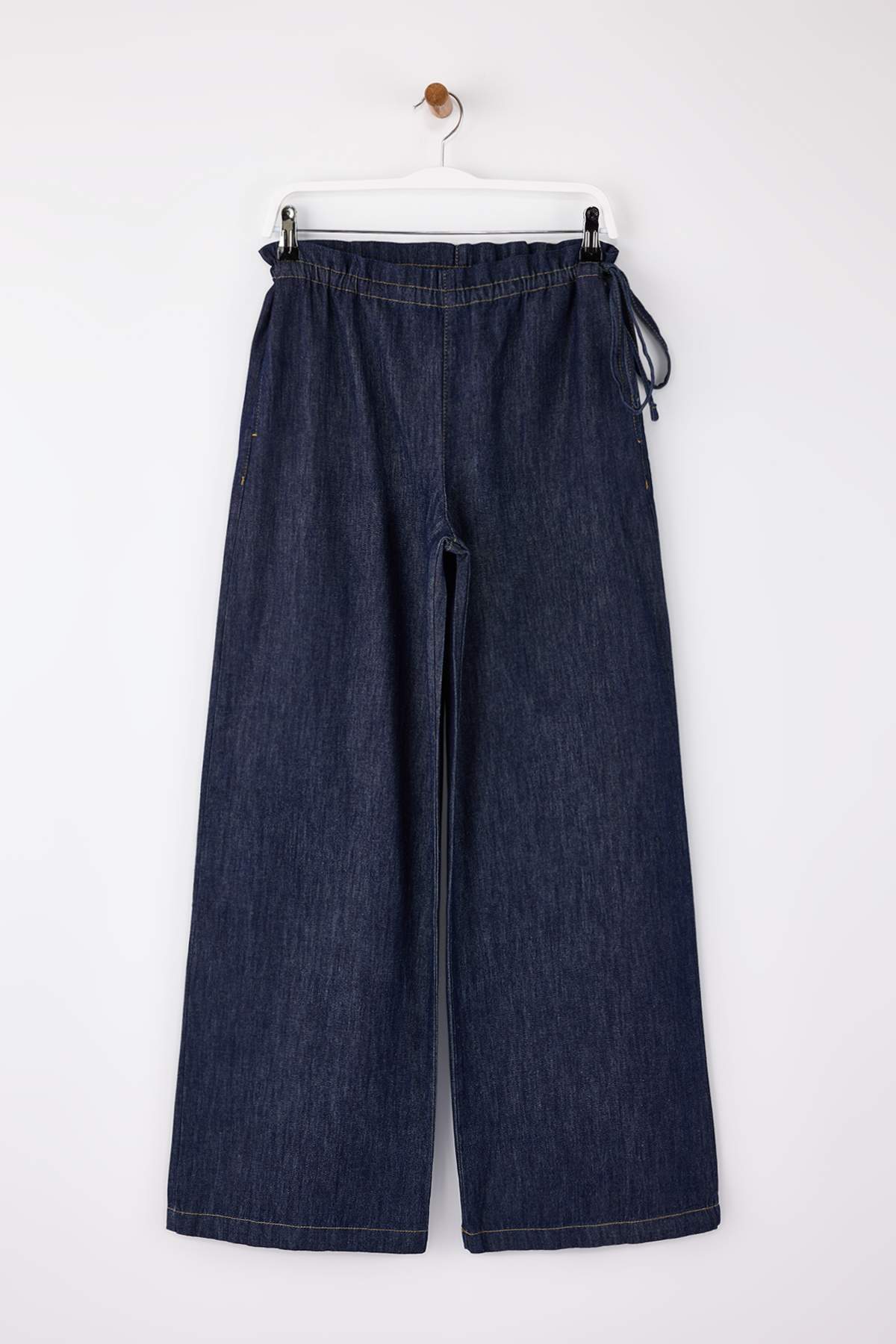 Trendyolmilla  Koyu Mavi DÖKÜMLÜ Bel Detaylı Yüksek Bel %100 Pamuk Wide Leg Jeans TWOSS26JE00060 - Görsel 5