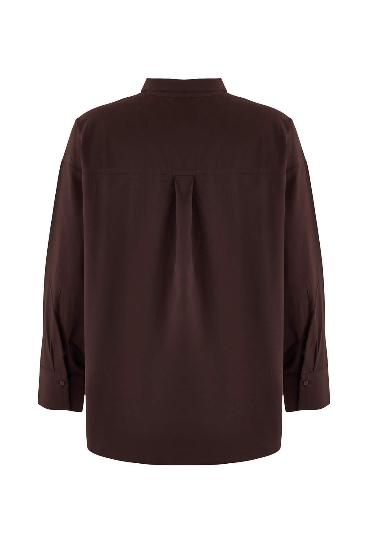 Trendyolmilla  Trendyol Studio Koyu Kahverengi Oversize Asimetrik Pamuklu Poplin Gömlek TWOAW26GO00106 - Görsel 7