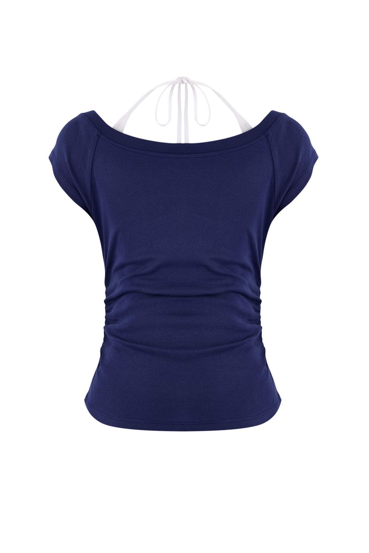 Trendyolmilla  Lacivert Vücuda Oturan İkili Görünümlü V Yaka Kısa Kollu Pamuk Ribana Örme Bluz TWOSS26BZ00101 - Görsel 8