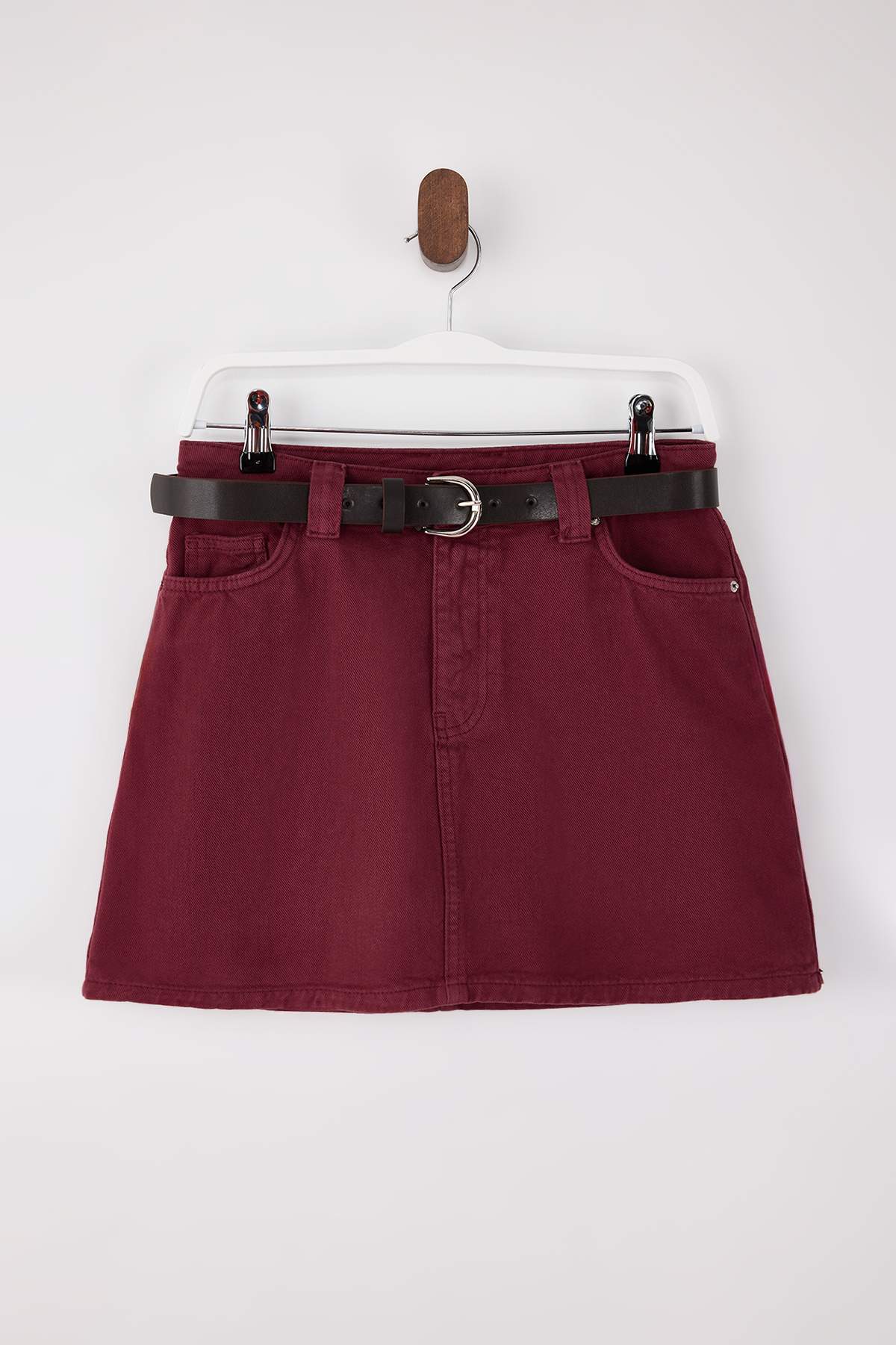 Trendyolmilla  Bordo Kemer Detaylı Mini %100 Pamuk Denim Etek TWOSS26ET00005