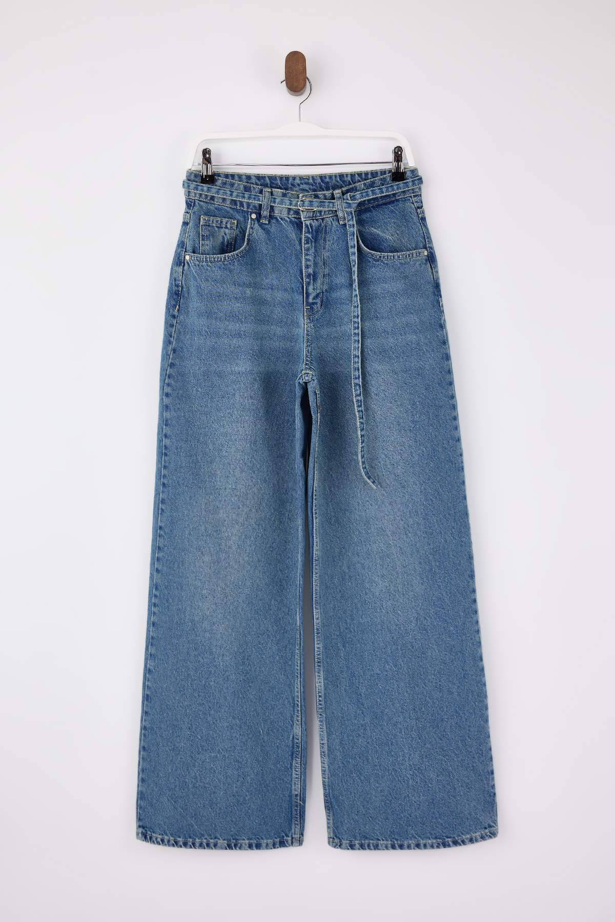 Trendyolmilla  Mavi Kemerli Yüksek Bel Geniş Paça Wide Leg %100 Pamuk Jeans TWOSS26JE00085 - Görsel 5