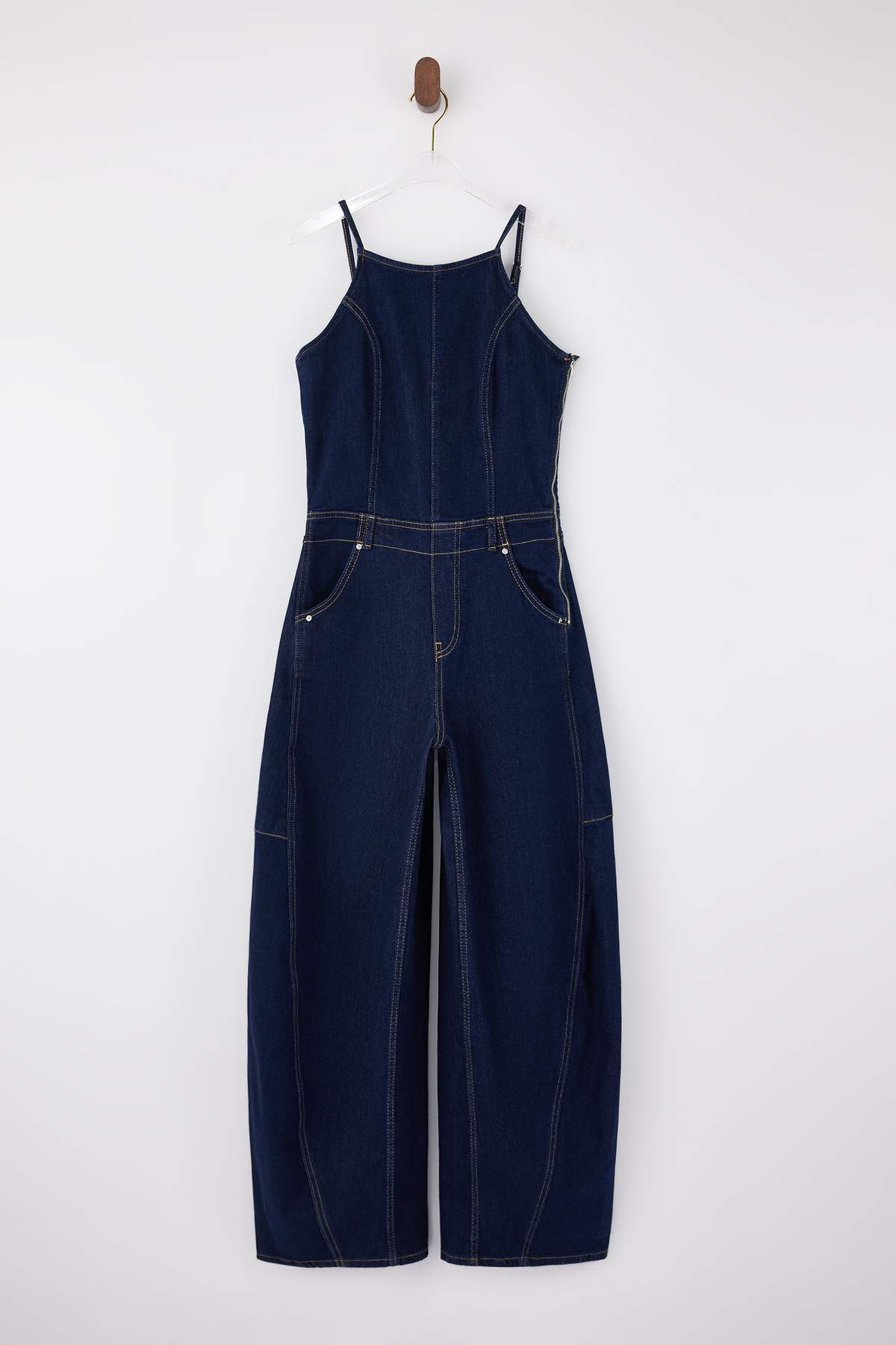 Trendyol Collection Blauer, leicht dehnbarer Baggy-Fit-Denim-Overall mit Träg...