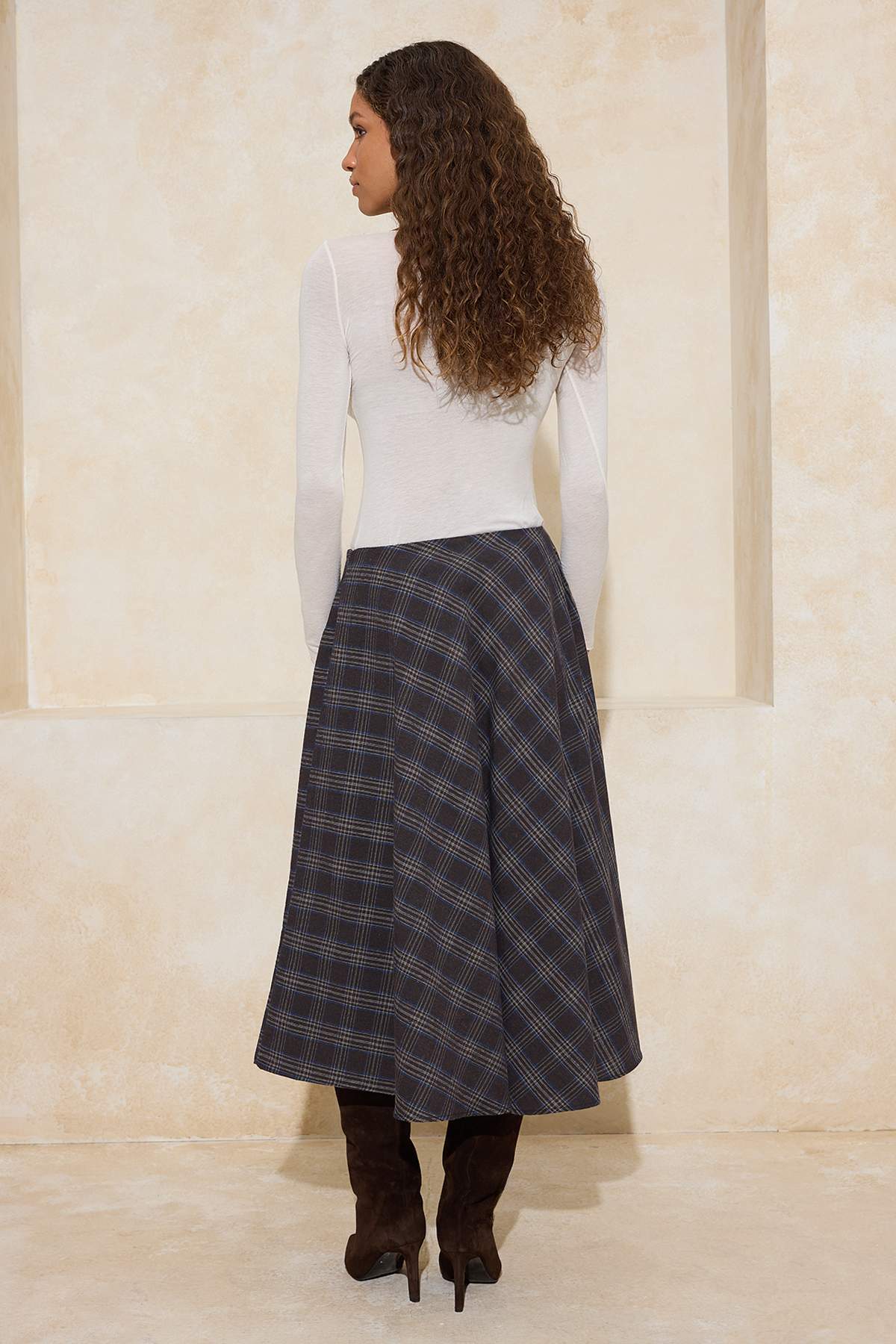 Trendyolmilla  Kahverengi Ekoseli/Kareli Flanel Dokuma Kloş Midi Etek TWOAW26ET00172 - Görsel 4