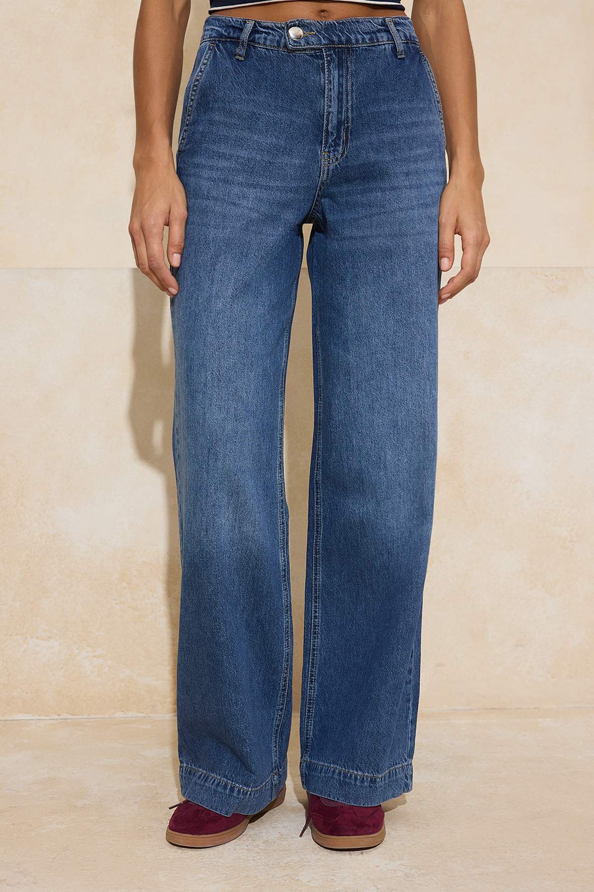Trendyolmilla  Koyu Mavi DÖKÜMLÜ Bel Detaylı Yüksek Bel %100 Pamuk Wide Leg Jeans TWOSS26JE00061 - Görsel 3