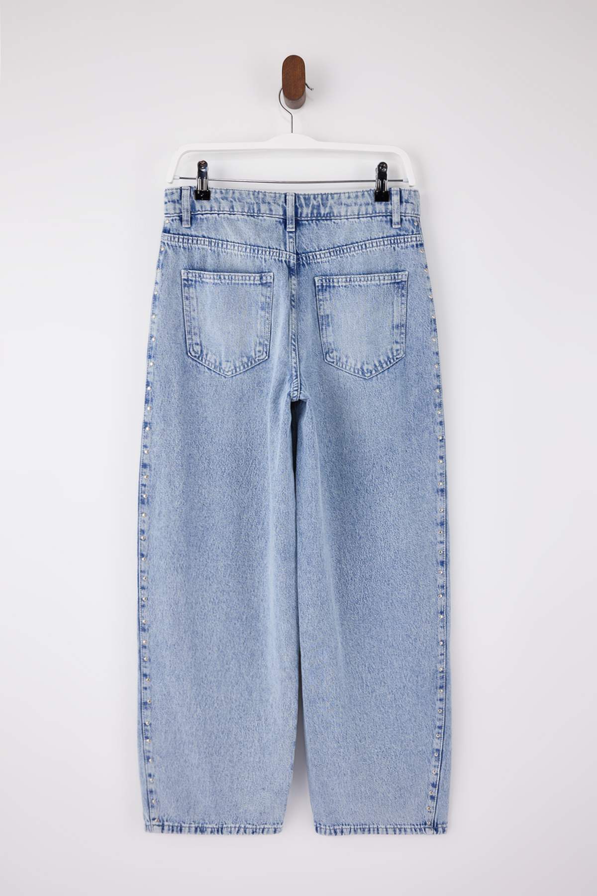 Trendyolmilla  Açık Mavi DÖKÜMLÜ Trok Detaylı Yüksek Bel %100 Pamuk Baggy Jeans TWOSS26JE00066 - Görsel 7