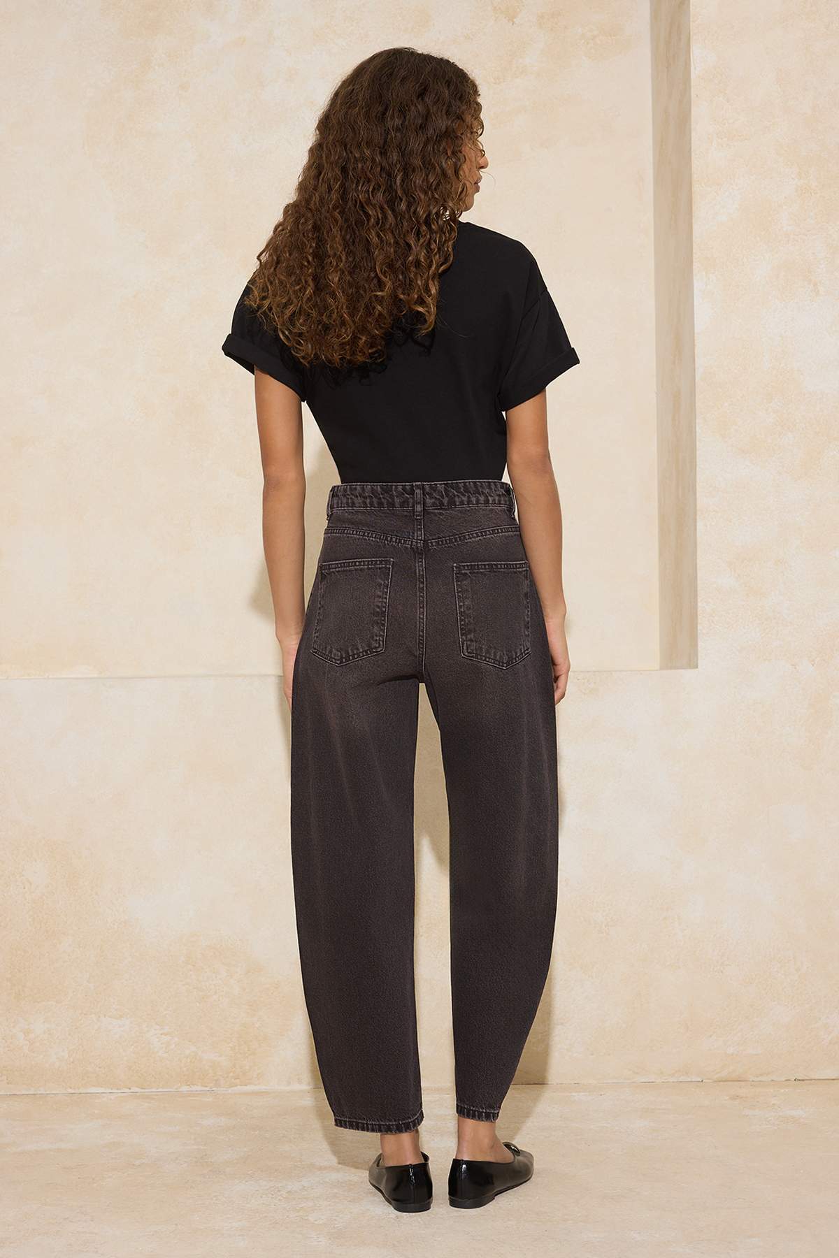 Trendyolmilla  Kahverengi Vintage Yıkama Yüksek Bel %100 Pamuk Barrel Jeans TWOSS26JE00016 - Görsel 4