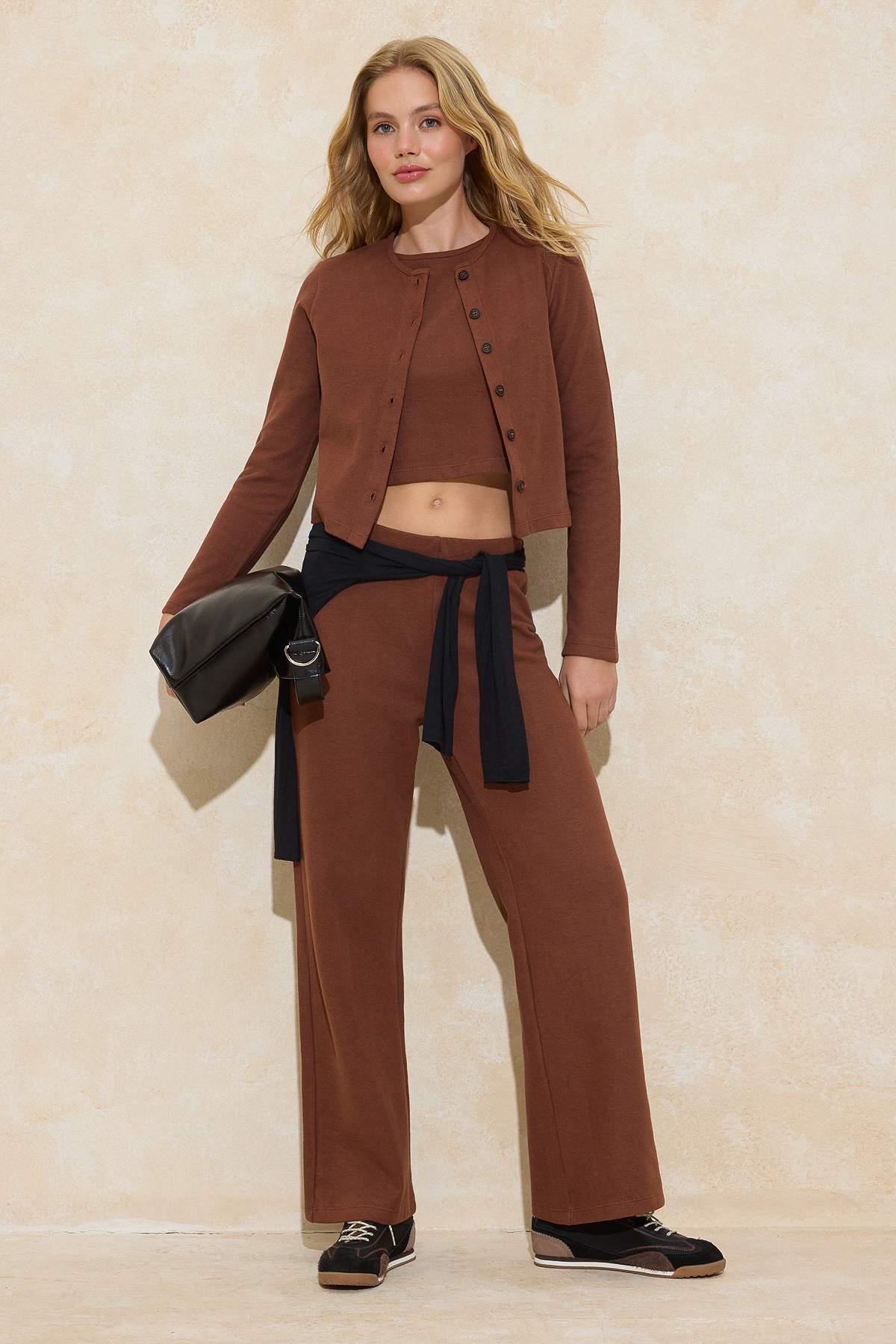 Trendyolmilla  Açık Kahverengi 3'Lü Selanik/Triko Görünümlü Düğmeli Esnek Örme Alt - Üst Takım TWOAW26AU00052