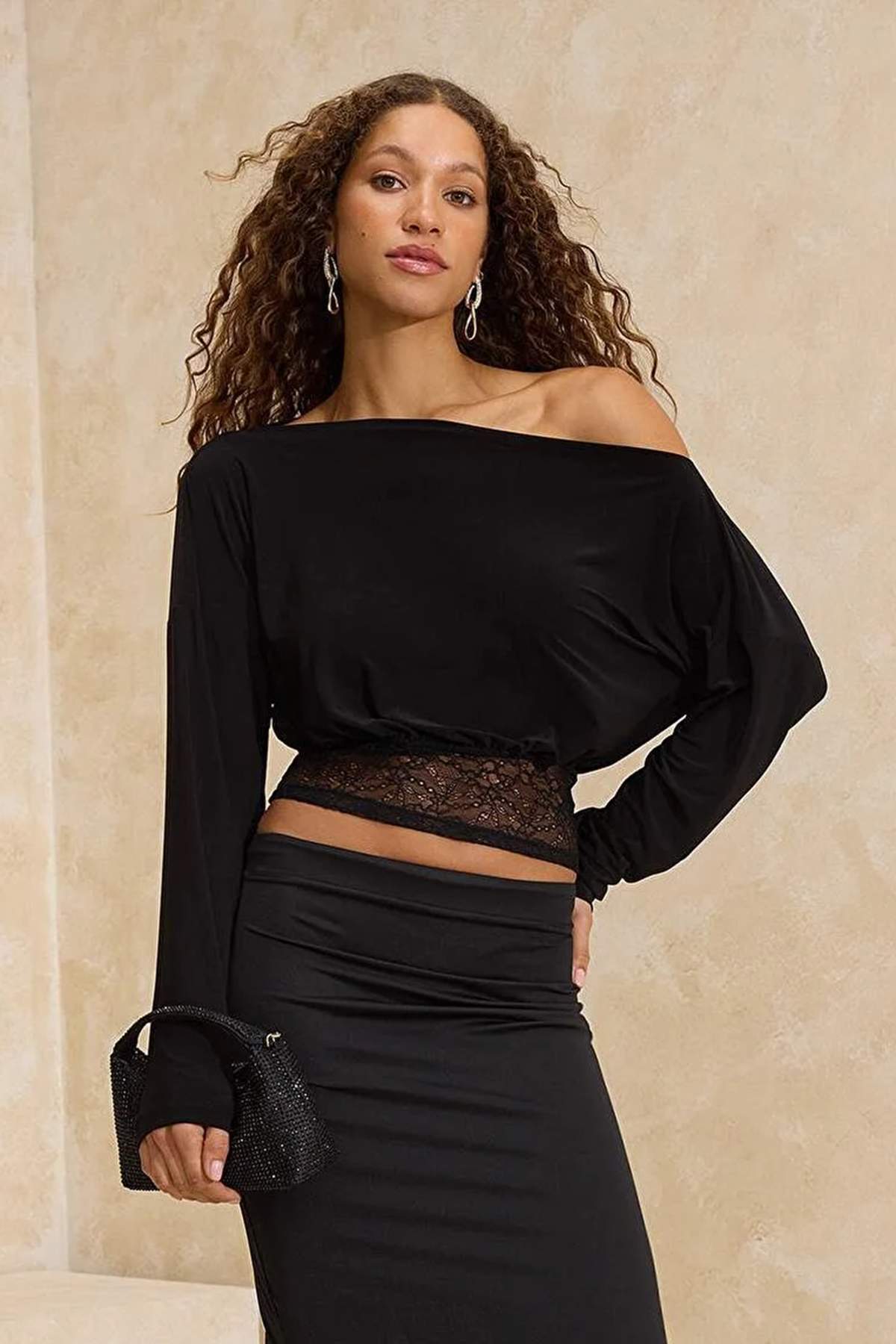 Trendyolmilla  Siyah Asimetrik Yaka Dantel Garnili Party Bluz TPRSS26BZ00008