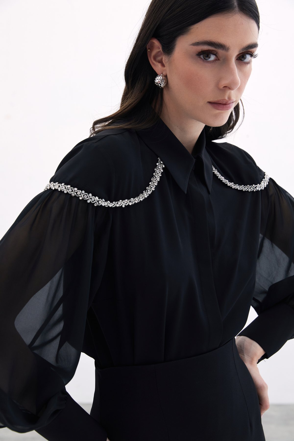 Sateen  Balon Kollu Aksesuarlı Gömlek - Siyah - Görsel 7