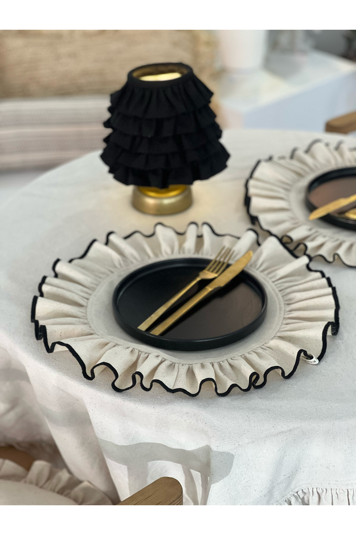 KaiAtelier 6-Piece Natural Linen Embroidered Round Placemat/American Placemat