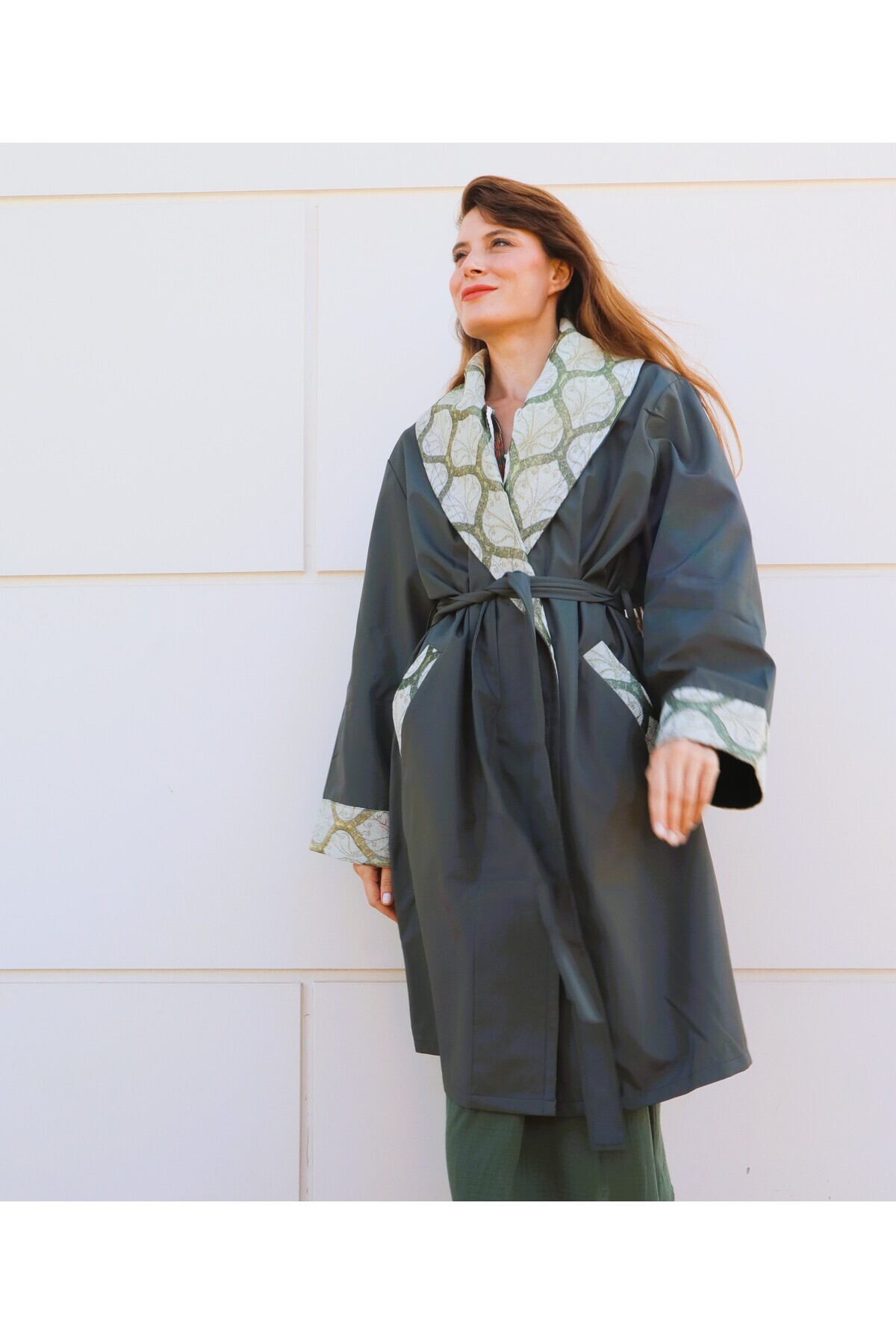 Su Koleksiyon  Şahmeran yakası kilim detaylı Su Geçirmez Jakarlı Kaftan - Görsel 5