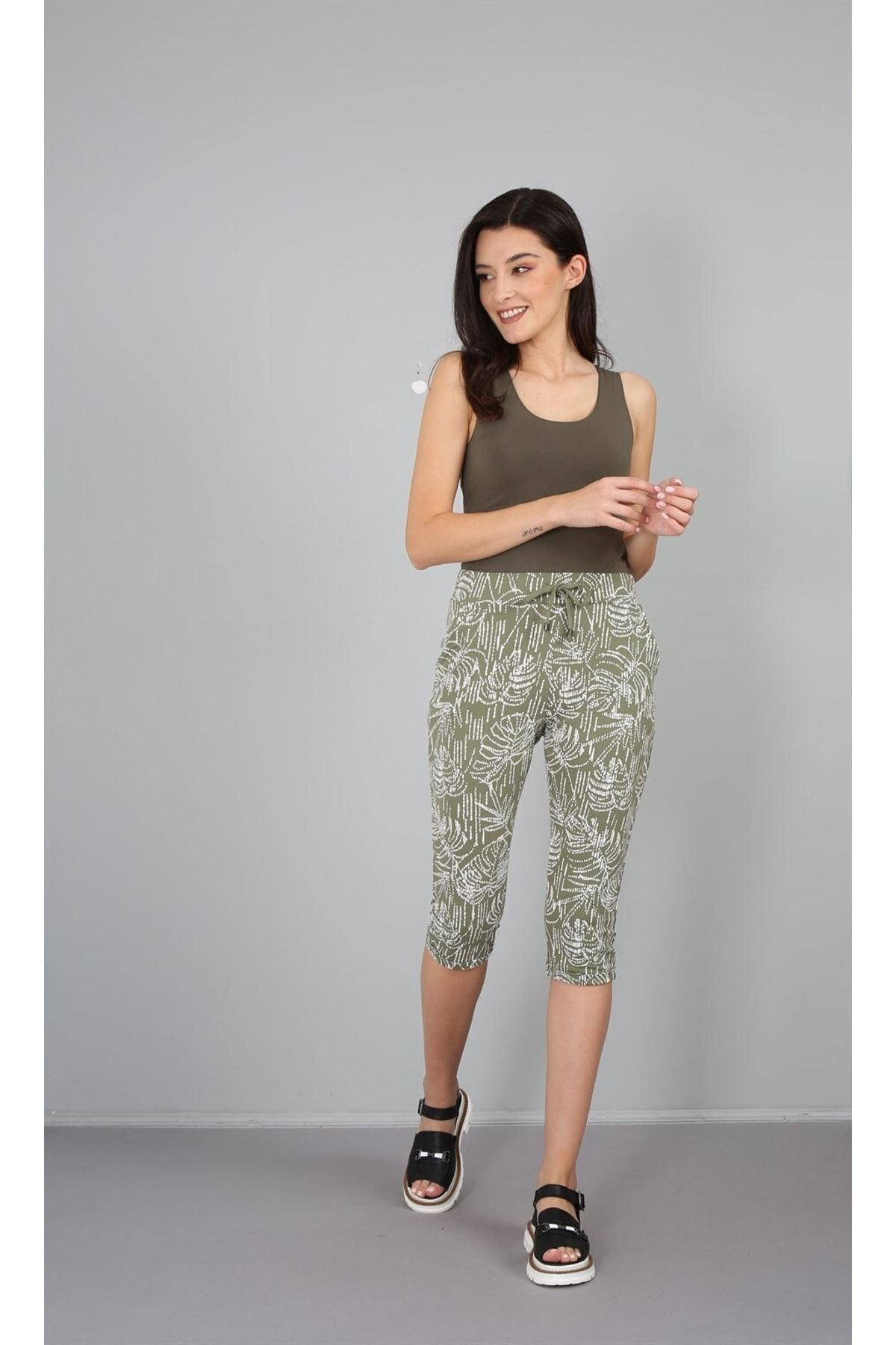 Palm Patterned Viscose Capri