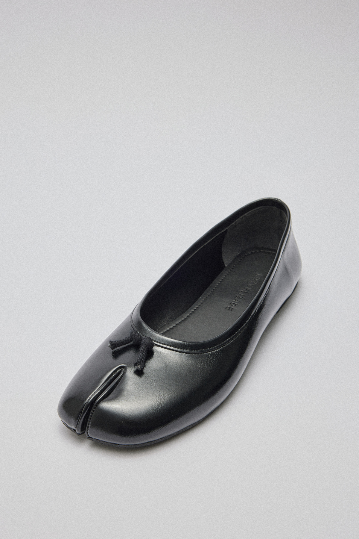 LUTVELIZADE  Babet 2516 - Parmak Arası Düğüm Detaylı Siyah Kadın Babet - Görsel 4