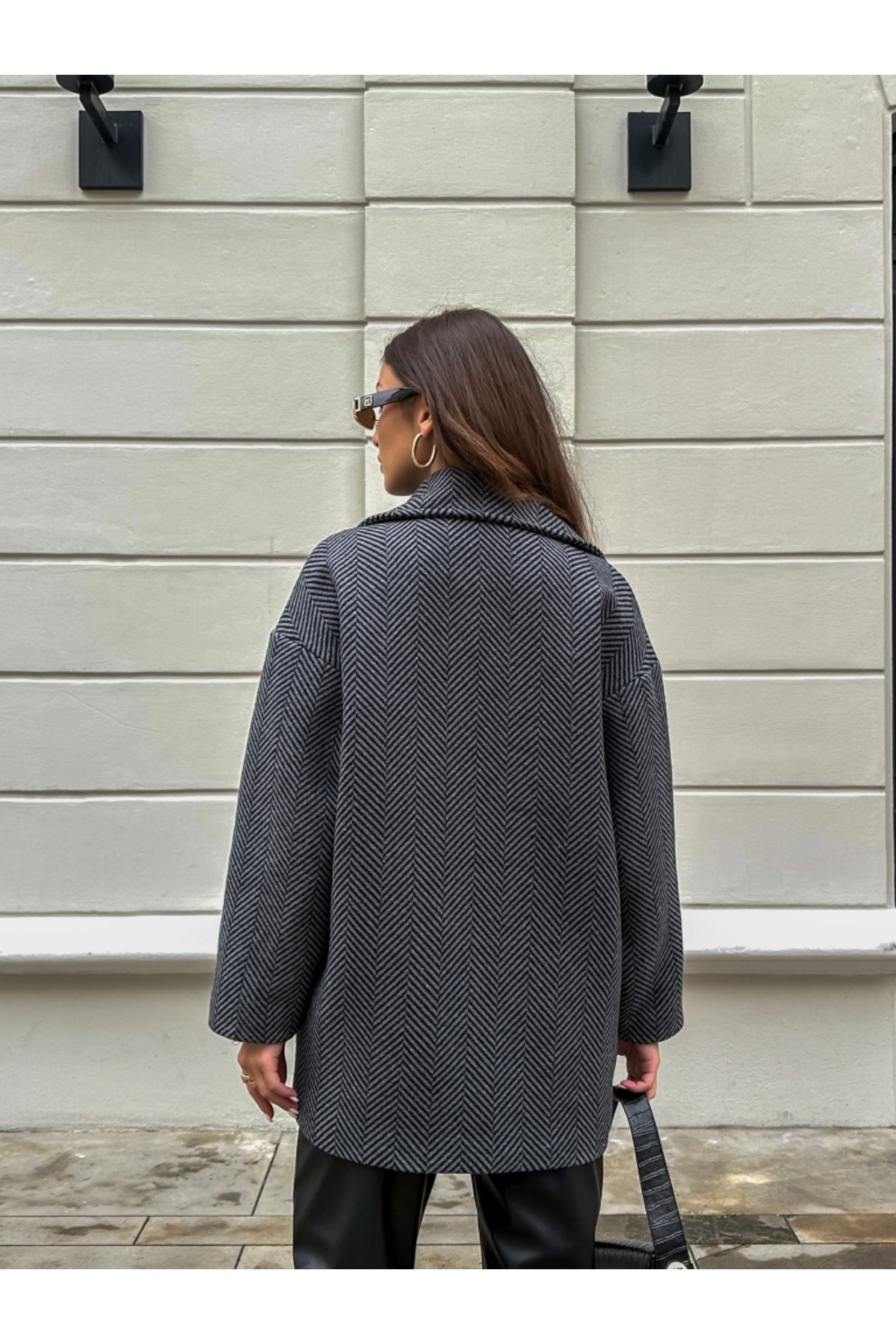 Elif Özbey Butik  Antrasit Balık Sırtı Oversize Kısa Kaban - Görsel 7