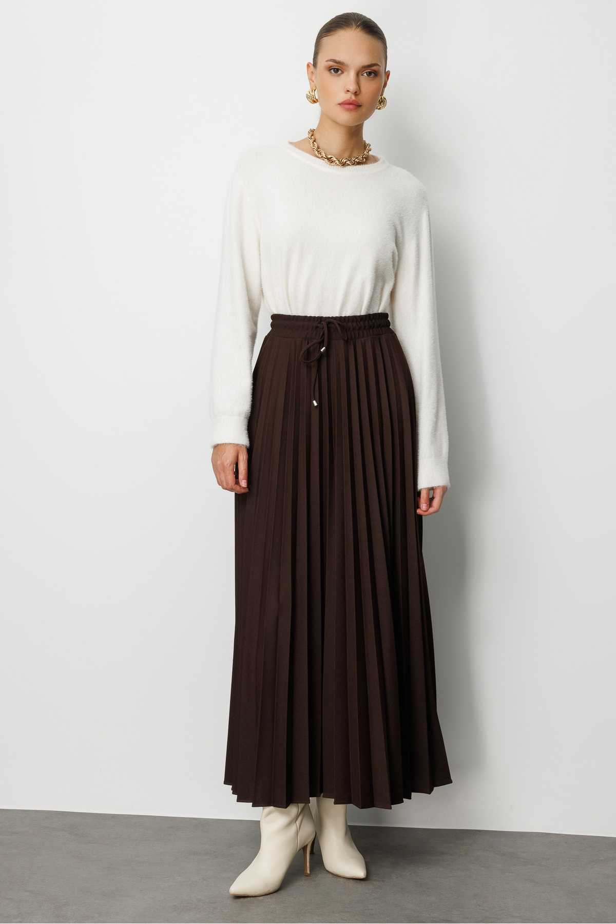 Knitted Crepe Pleated Maxi Brown Skirt