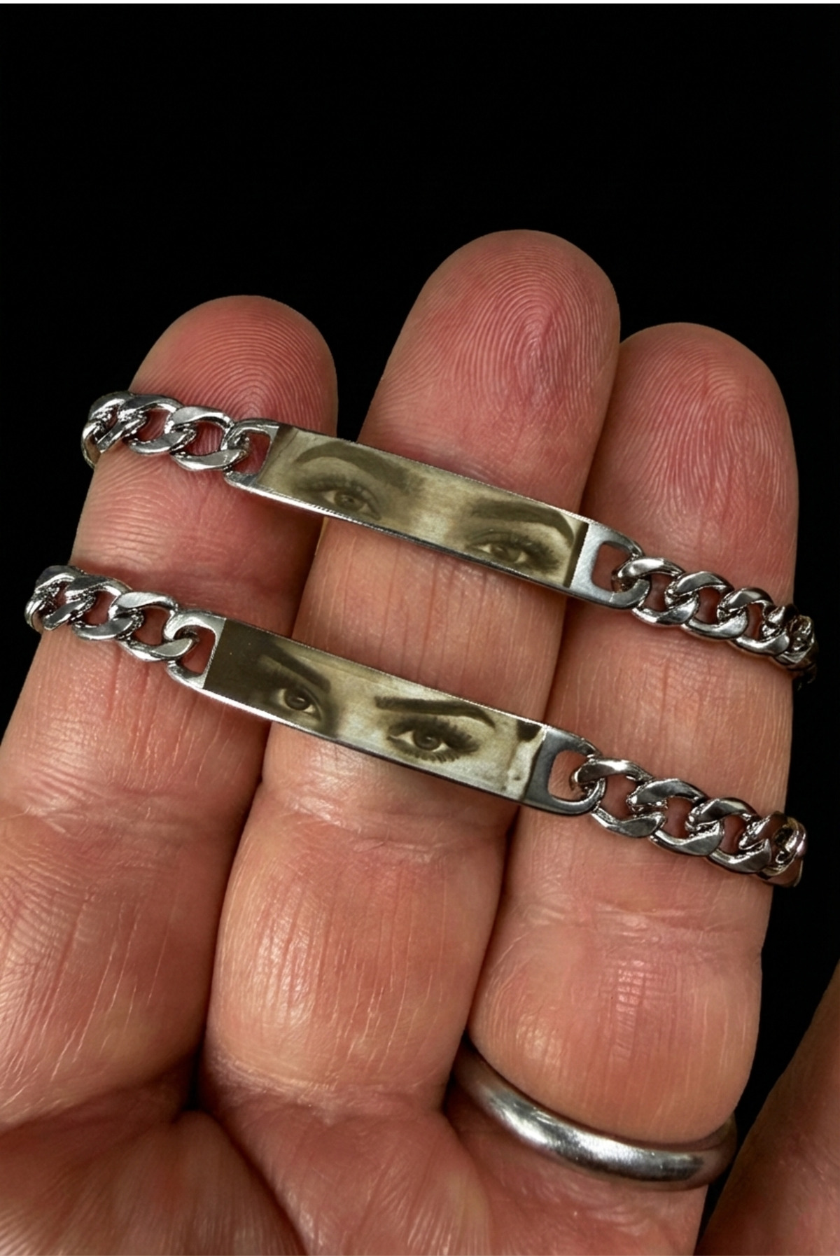Takı Dükkanı  Harfli Kişiye Özel Göz Resim Baskılı Paslanmaz Çelik Bileklik Sevgiliye Hediye scb83h - Görsel 4