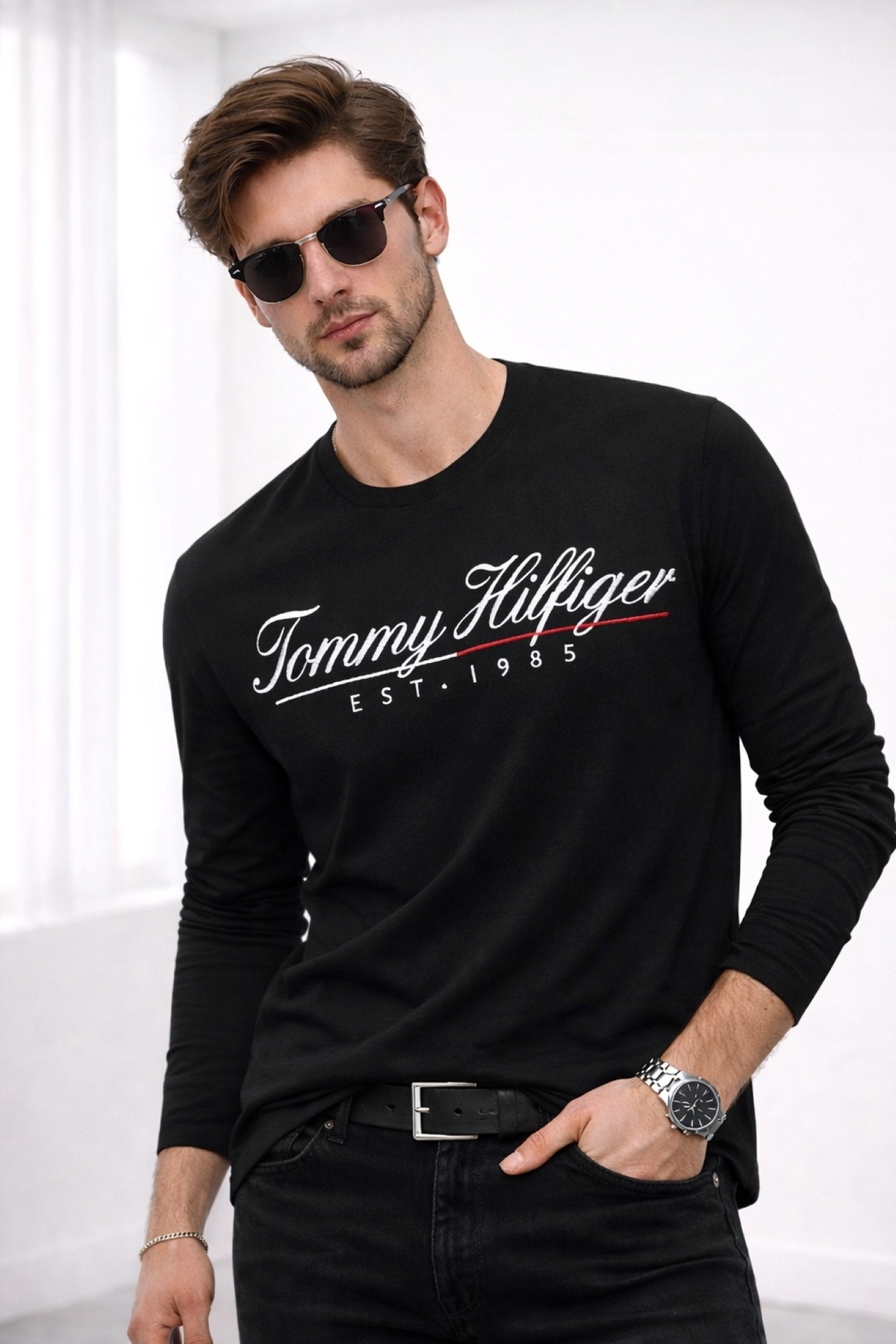 تامی هیلفیگر تی شرت آستین بلند یقه گرد Script