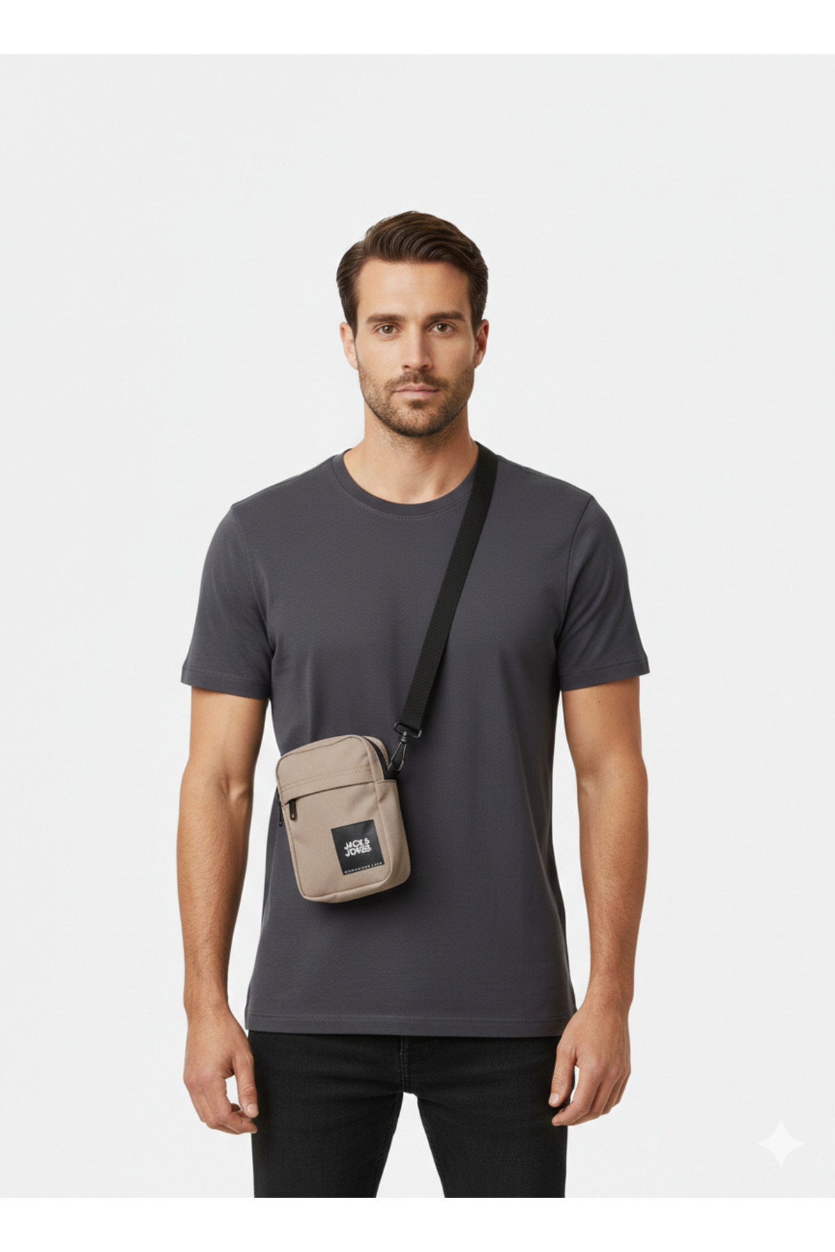 کیف دوشی مردانه جک جونز مدل Jamie Small Slingbag بژ 12158443-06 جک اند جونز کیف رودوشی Jack & Jones