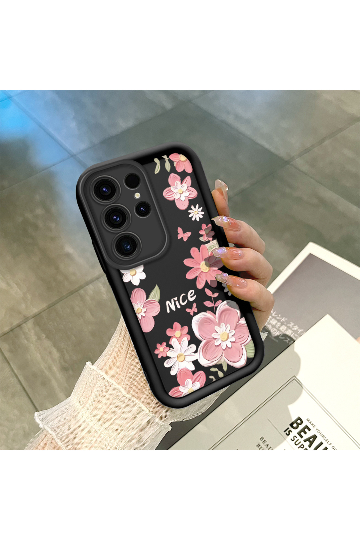 Samsung Galaxy S23 Ultra-compatible Black Silicone Lens Protection Shock Absorbing Flexible Case Flower Butterfly