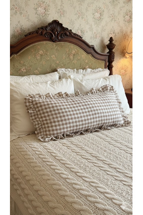 runa Fırfırlı pöti kare süs yastığı 30-70 cm ölçülerinde