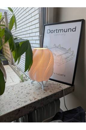 3D snaxx Modern Dalga Desenli Masa Lambası – Sıcak Işık Minimal Dekoratif Abajur