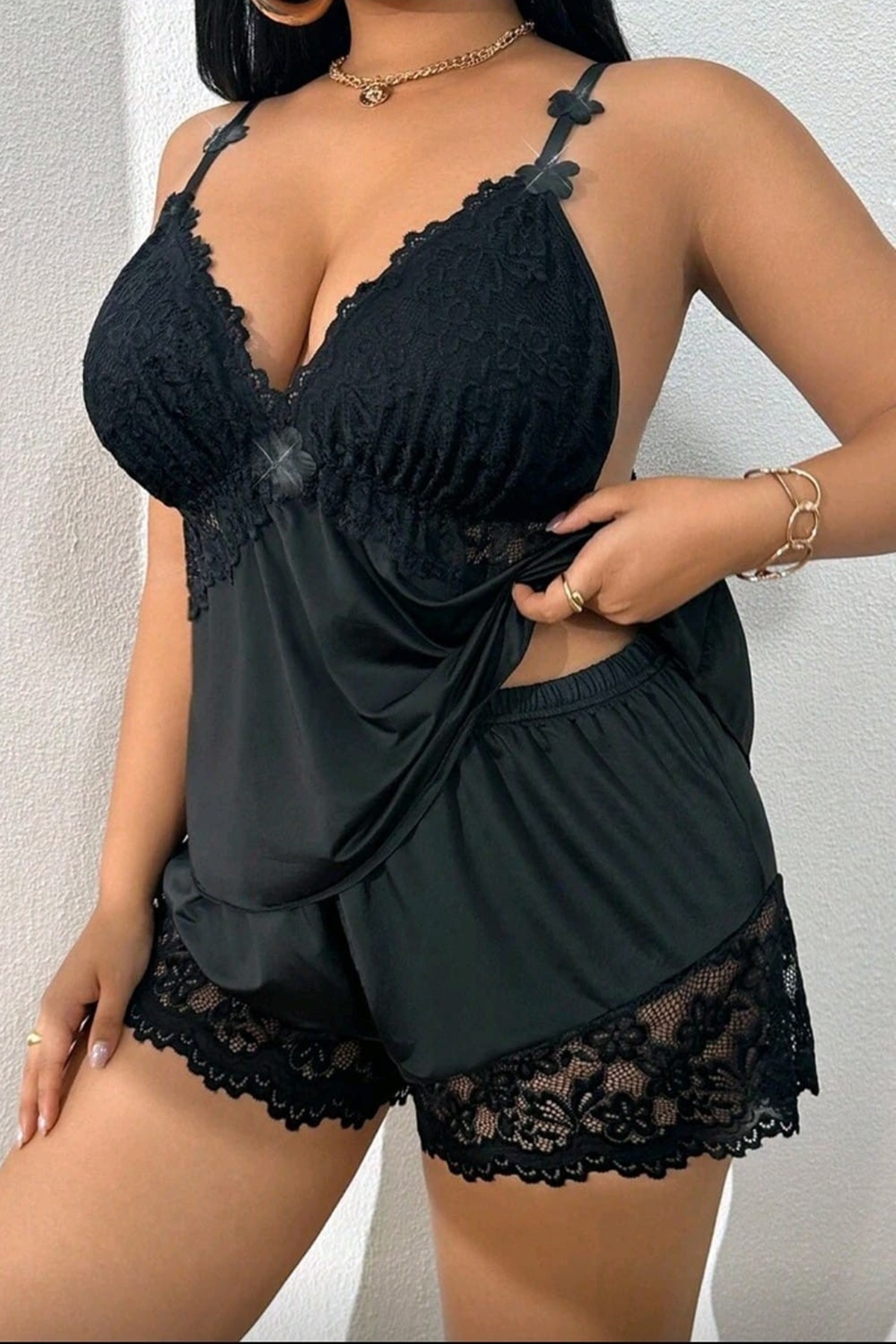 Wesby  Büyük Beden Dantel Dekolteli Yüksek Bel Şort Bluz Takım - Görsel 2