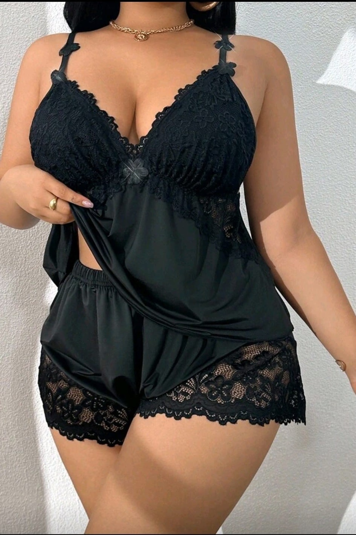 Wesby  Büyük Beden Dantel Dekolteli Yüksek Bel Şort Bluz Takım